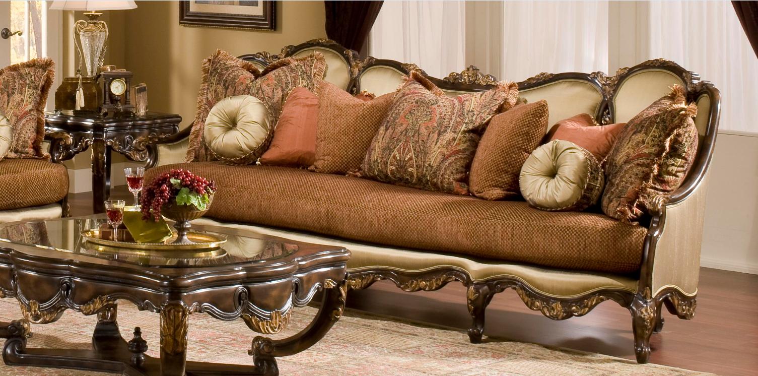 

    
Luxury Silk Chenille Sofa Antique Mahogany Benetti's Abrianna Traditional
