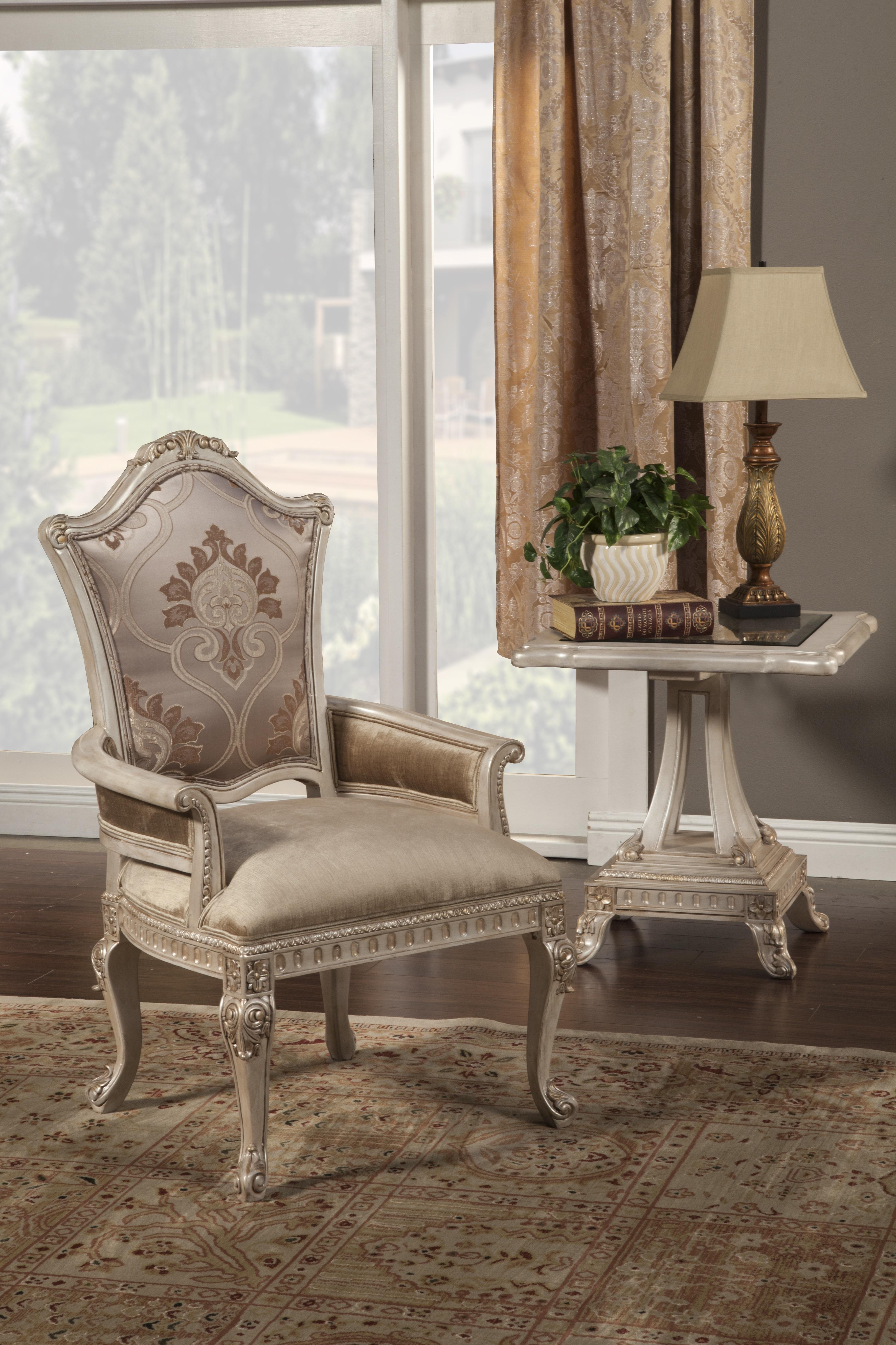 

    
Benetti Furniture Perla End Table Gold/Silver/Pearl Benetti&#039;s-Perla-End-Table
