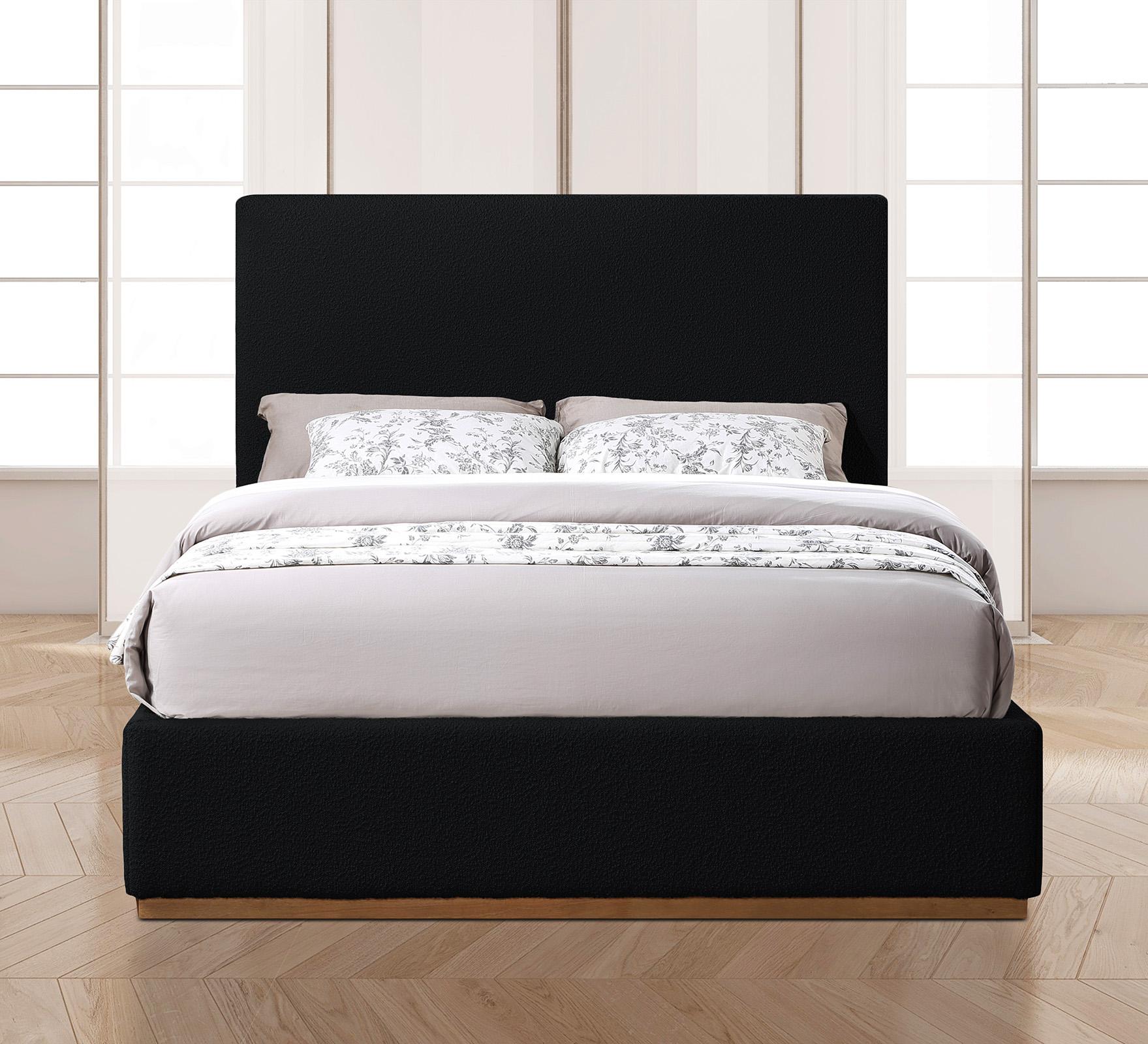 

    
Meridian Furniture MONACO MonacoBlack-F Platform Bed Black MonacoBlack-F
