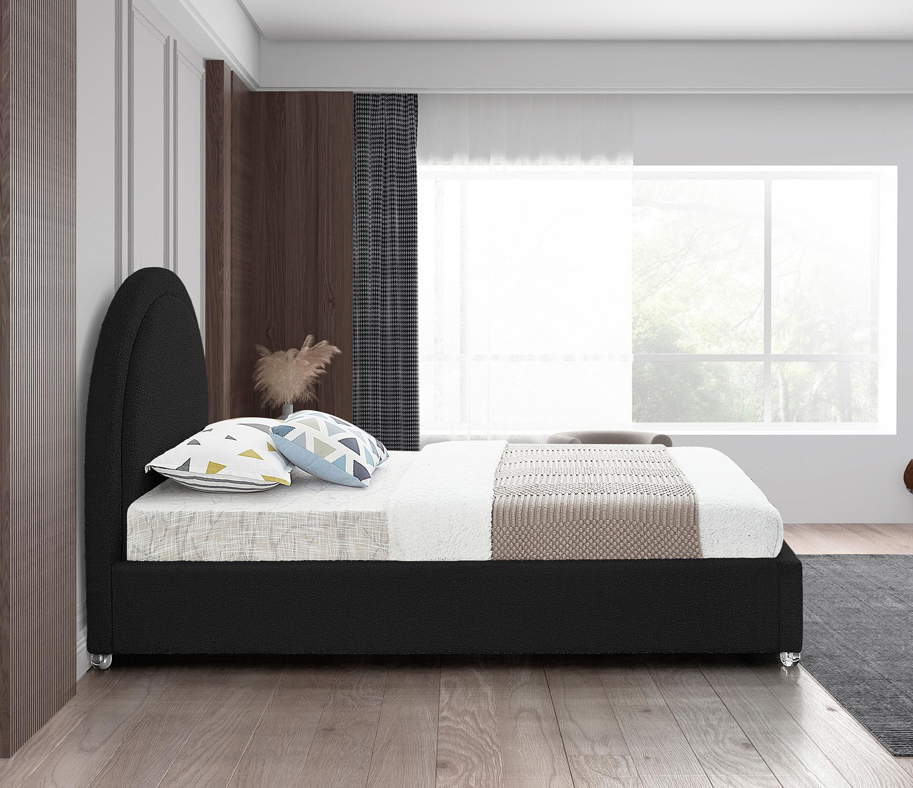 

    
MiloBlack-T Meridian Furniture Platform Bed
