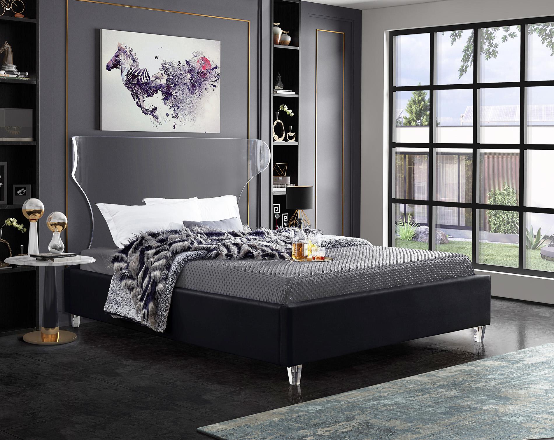 

    
GhostBlack-F Meridian Furniture Platform Bed
