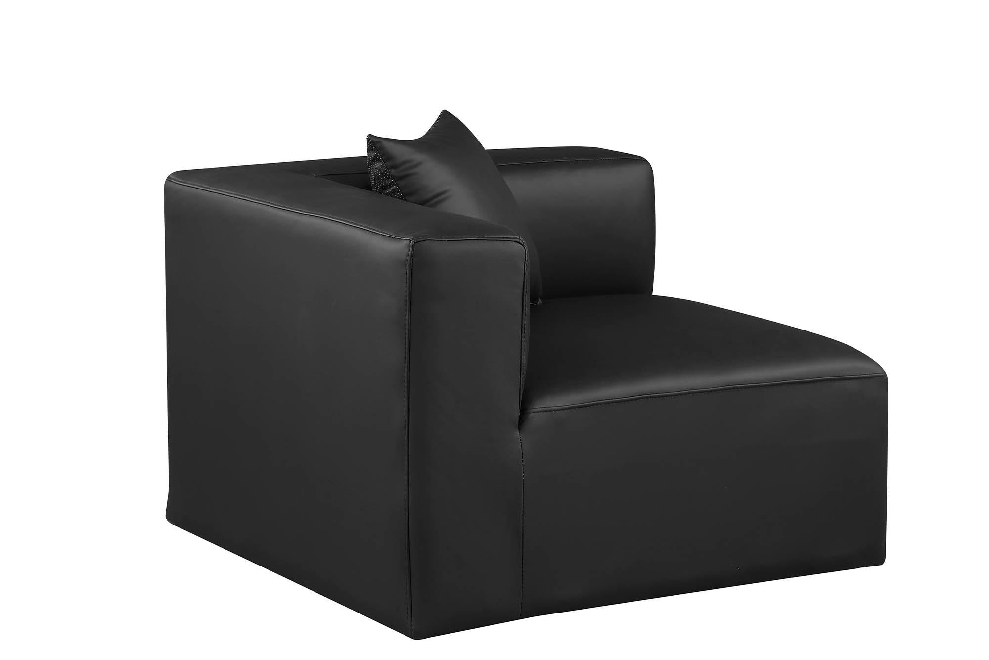

        
Meridian Furniture CUBE 668Black-Corner Corner chair Black Faux Leather 094308302065
