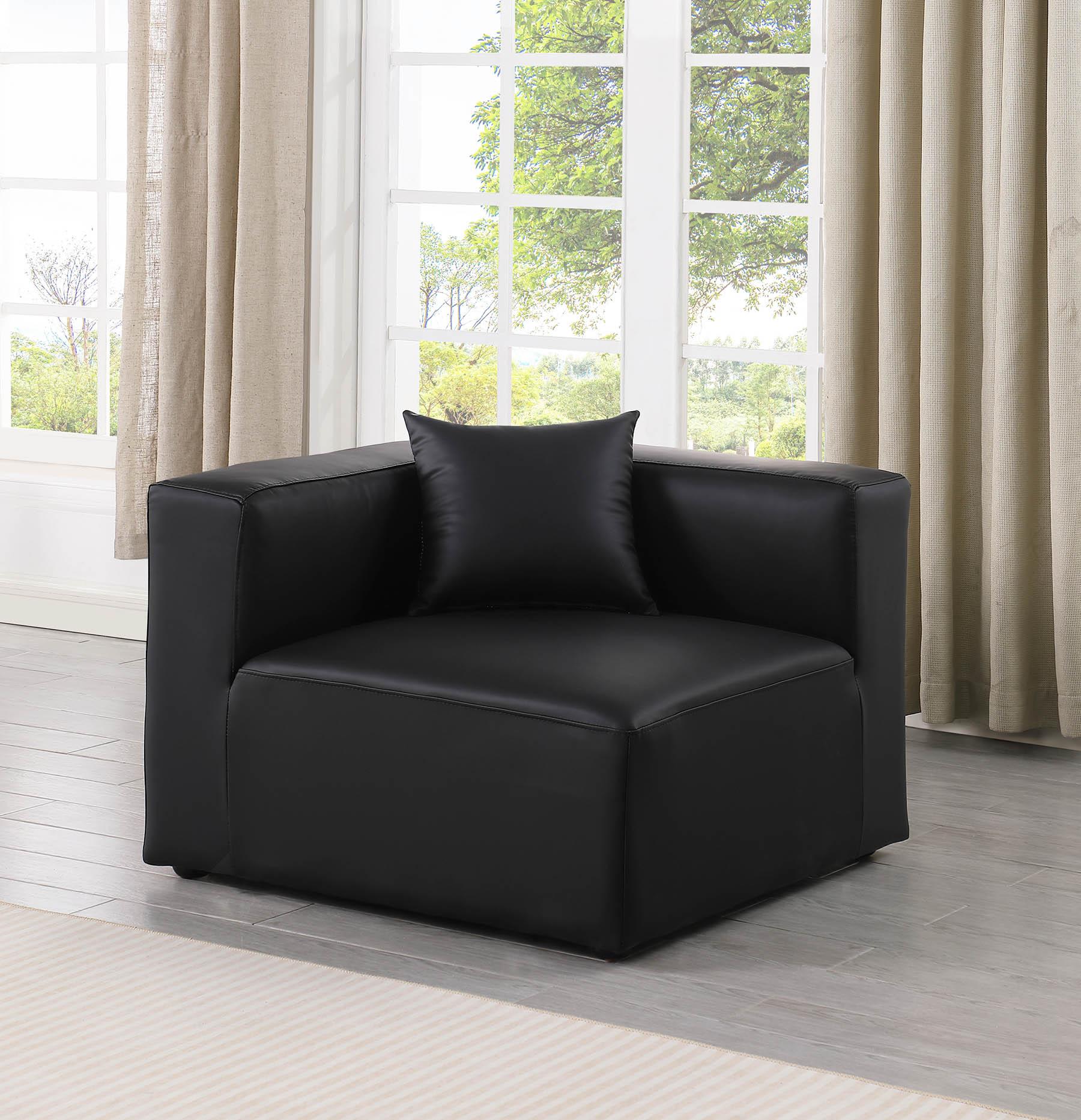 

    
Black Faux Leather Modular Corner Chair CUBE 668Black-Corner Meridian Modern
