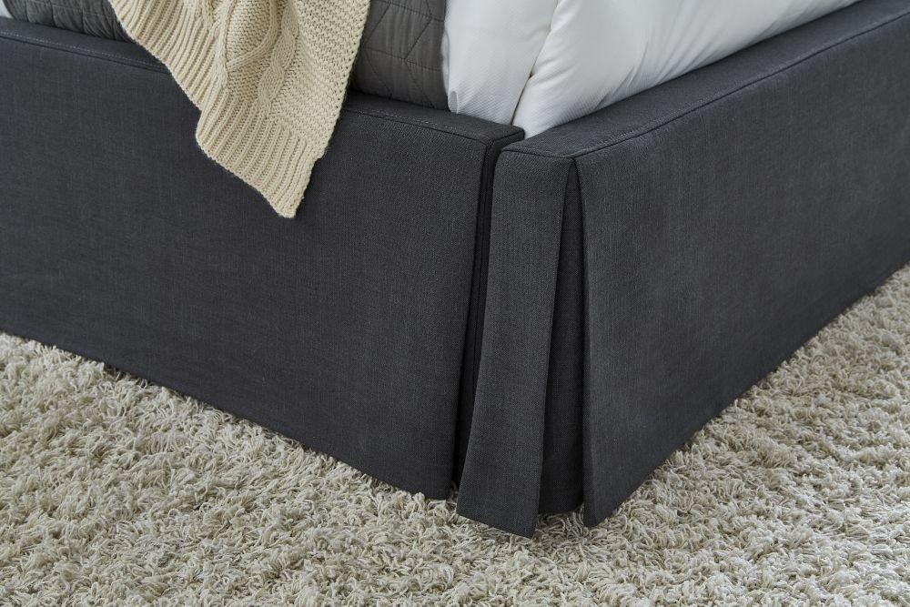 

    
CBB3H53 Black Linen Blend Fabric Queen Platform Bed JULIETTE CHEVIOT by Modus Furniture
