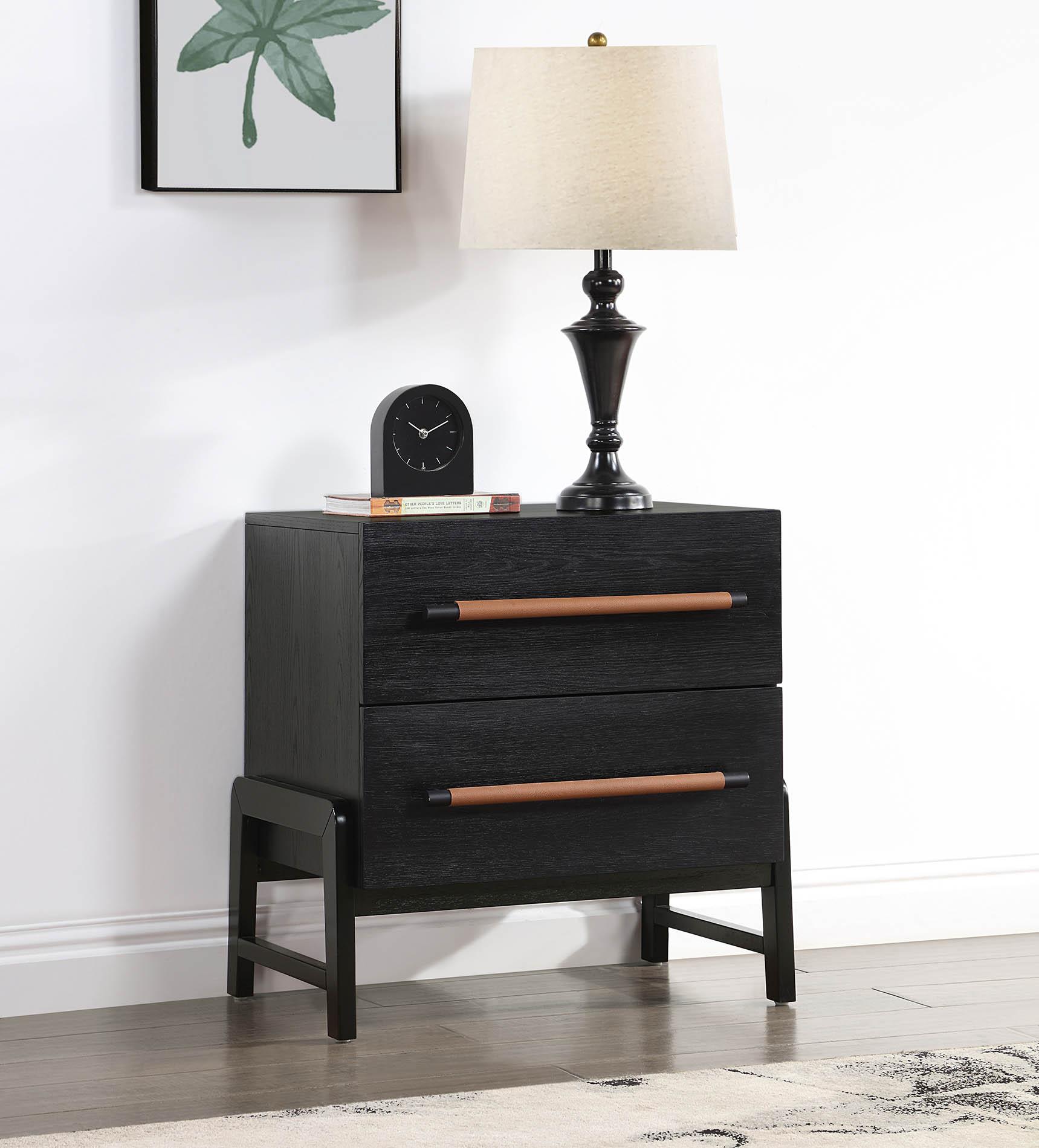 

    
Meridian Furniture 360Black-NS-Set Nightstand Set Black 360Black-NS-Set
