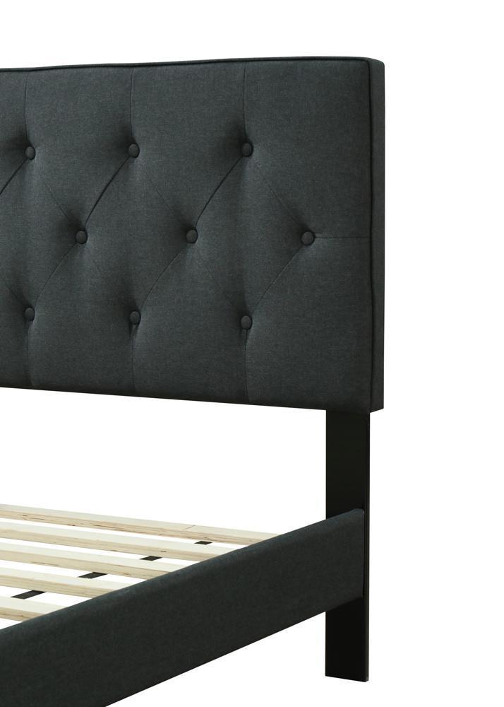 

    
1136-104 Bernards Furniture Panel Bed
