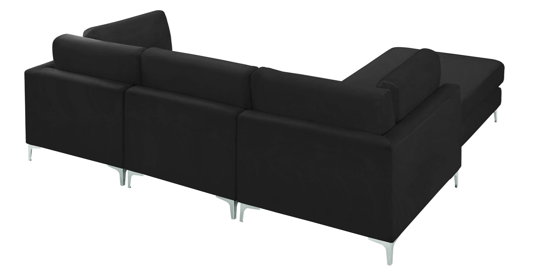 

    
605Black-Sec4A Meridian Furniture Modular Sectional Sofa
