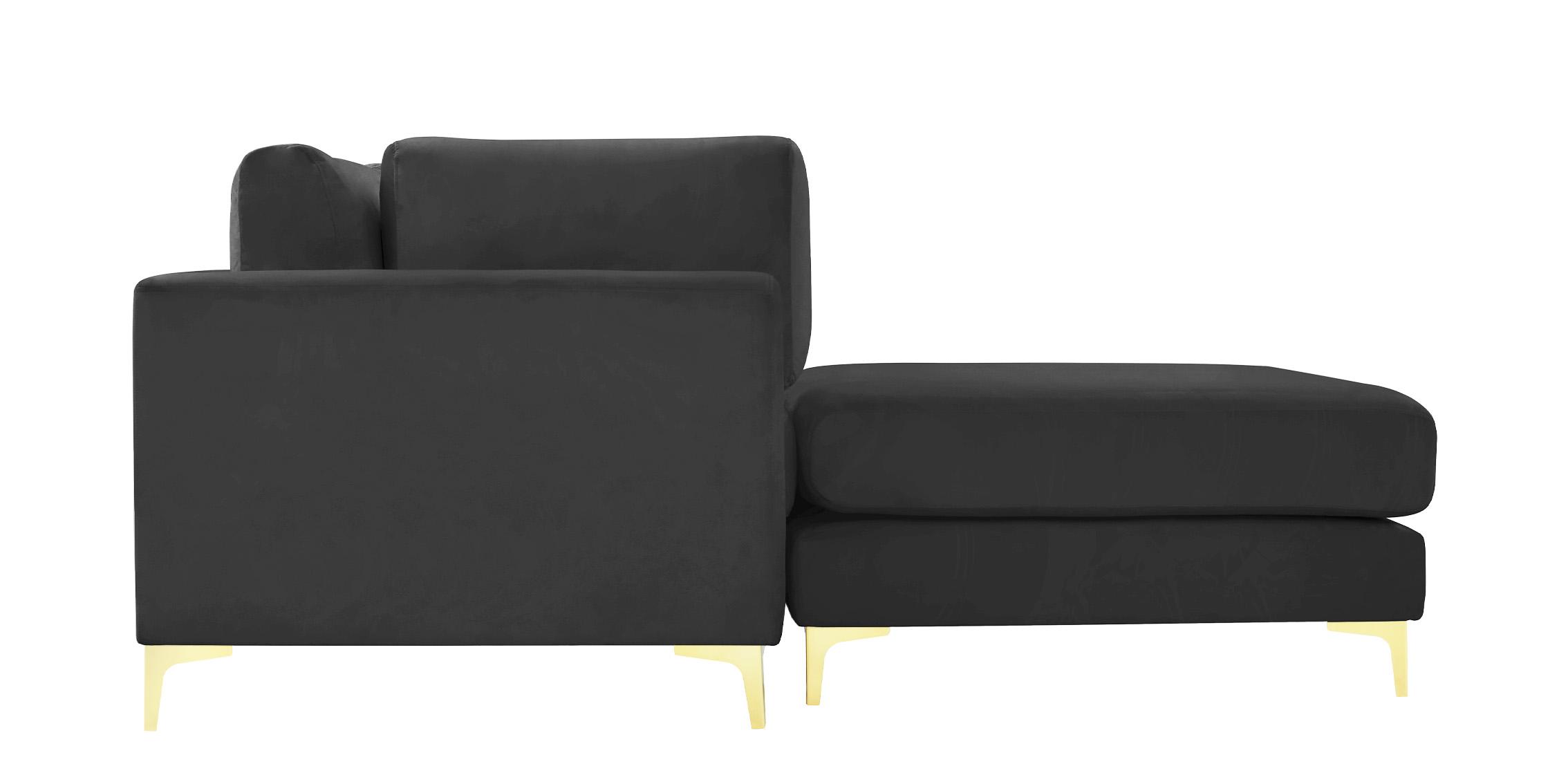 

    
605Black-Sec5A Meridian Furniture Modular Sectional Sofa
