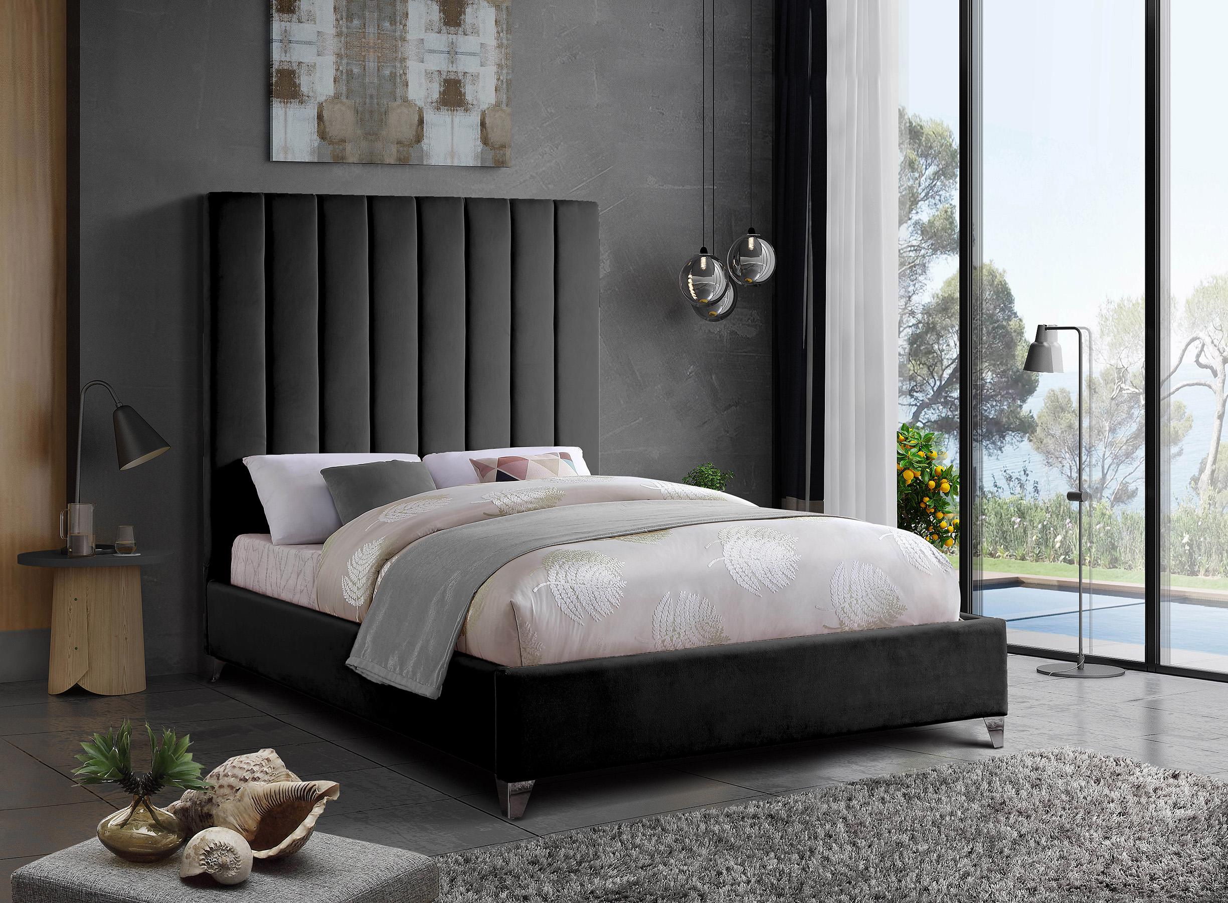 

    
ViaBlack-F Meridian Furniture Platform Bed
