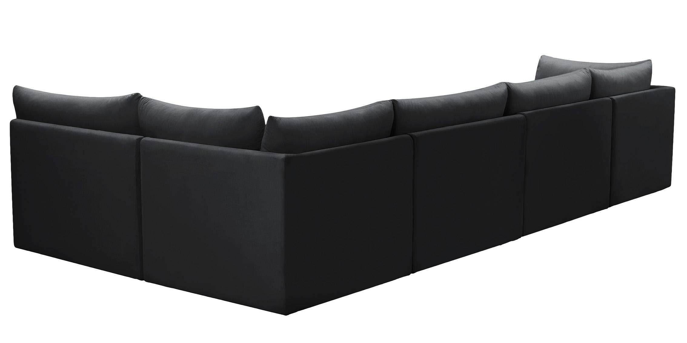 

    
649Black-Sec5A Meridian Furniture Modular Sectional Sofa
