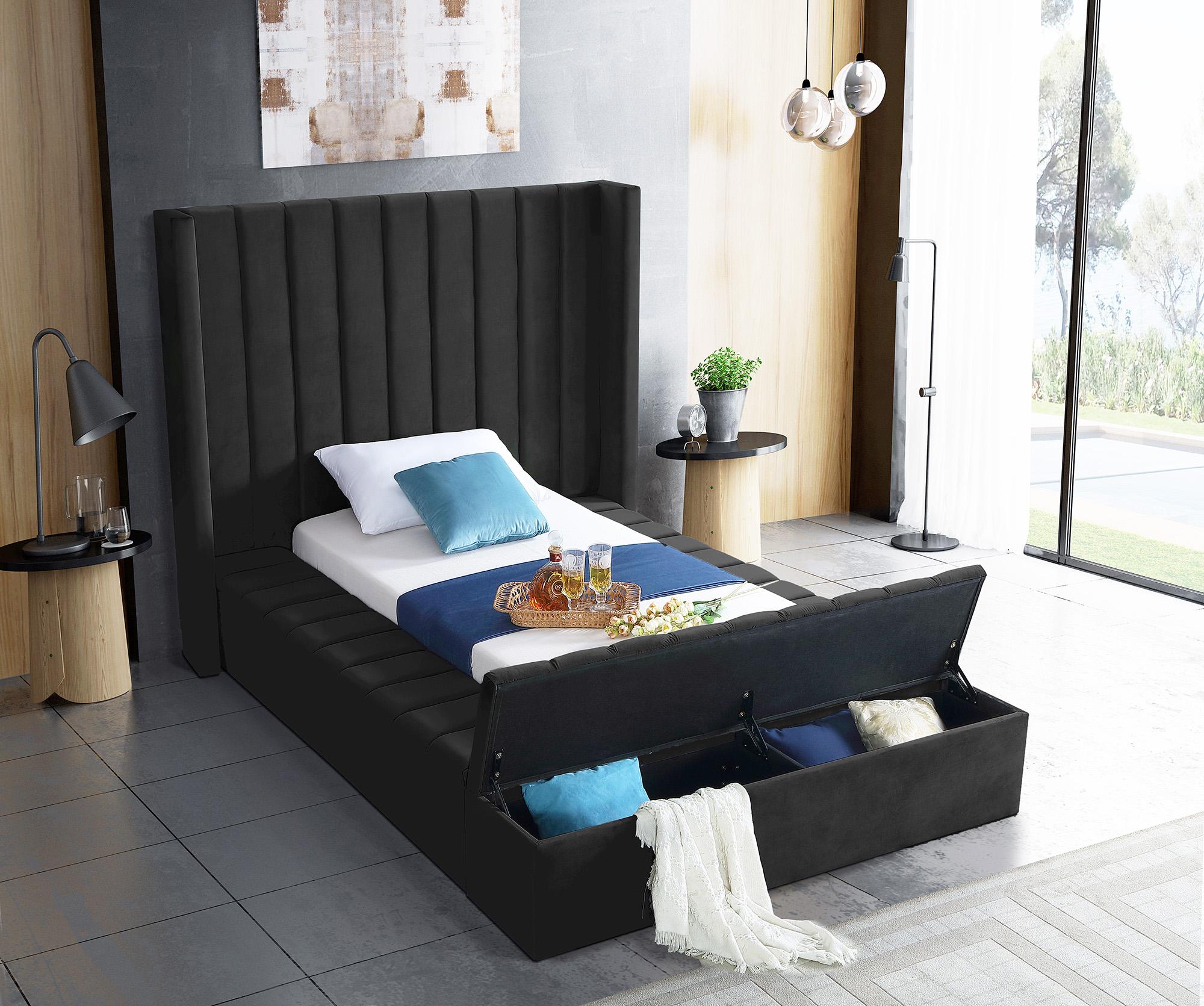 

        
Meridian Furniture KIKI Black-T Storage Bed Black Velvet 704831402278
