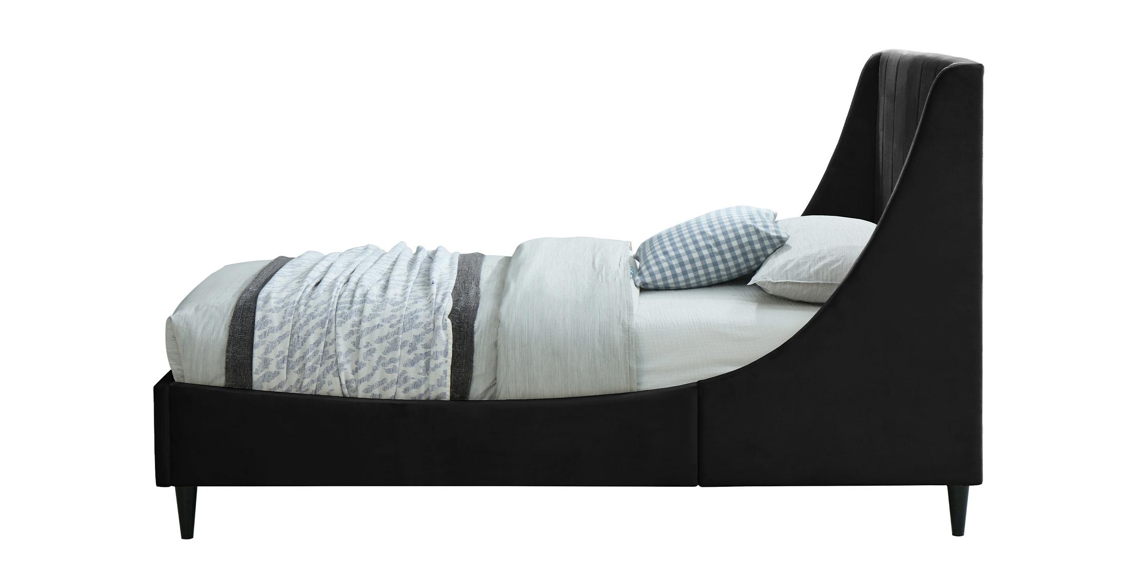 

    
EvaBlack-T Meridian Furniture Platform Bed
