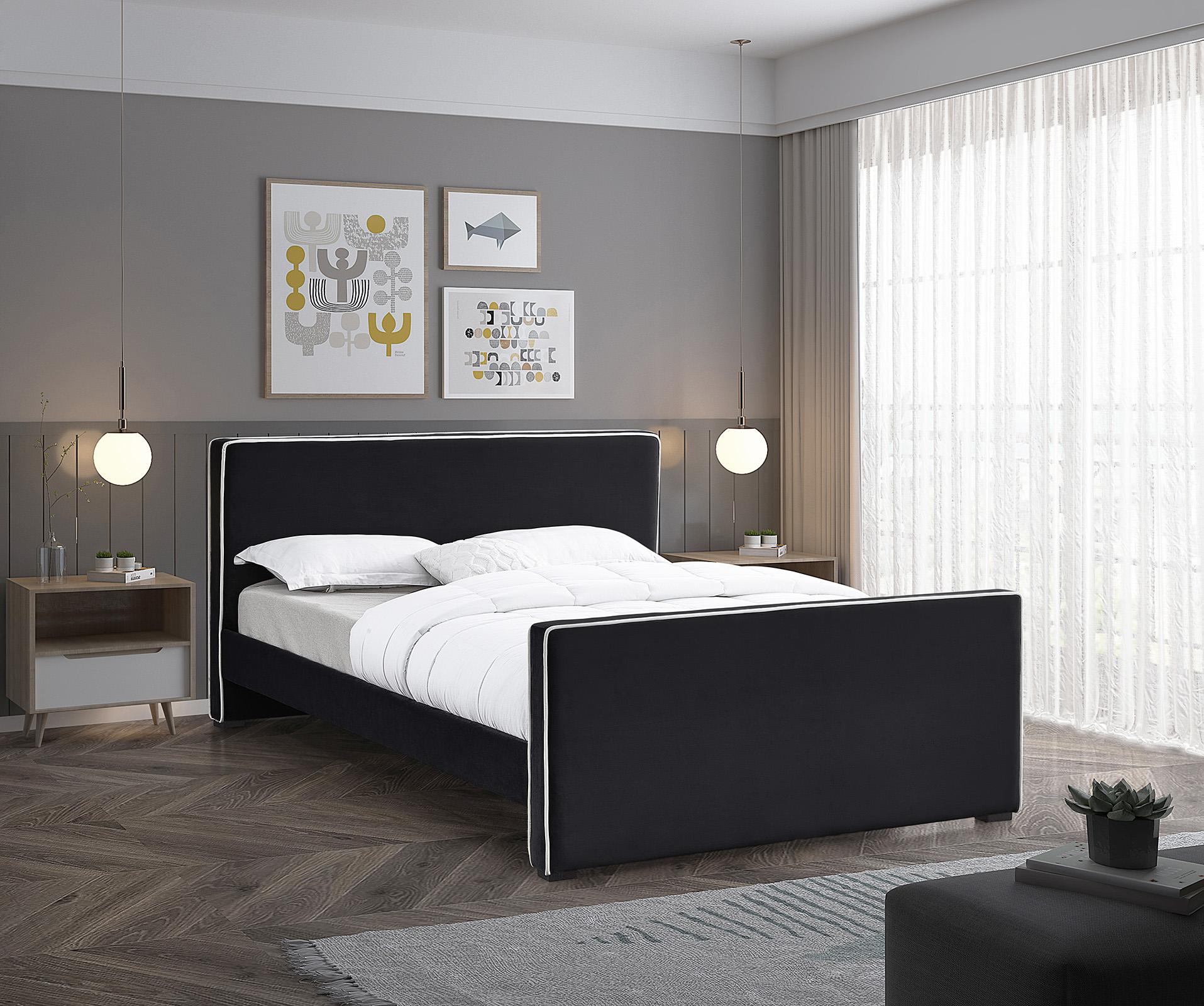 

    
Meridian Furniture DILLARD DillardBlack-F Platform Bed Black DillardBlack-F
