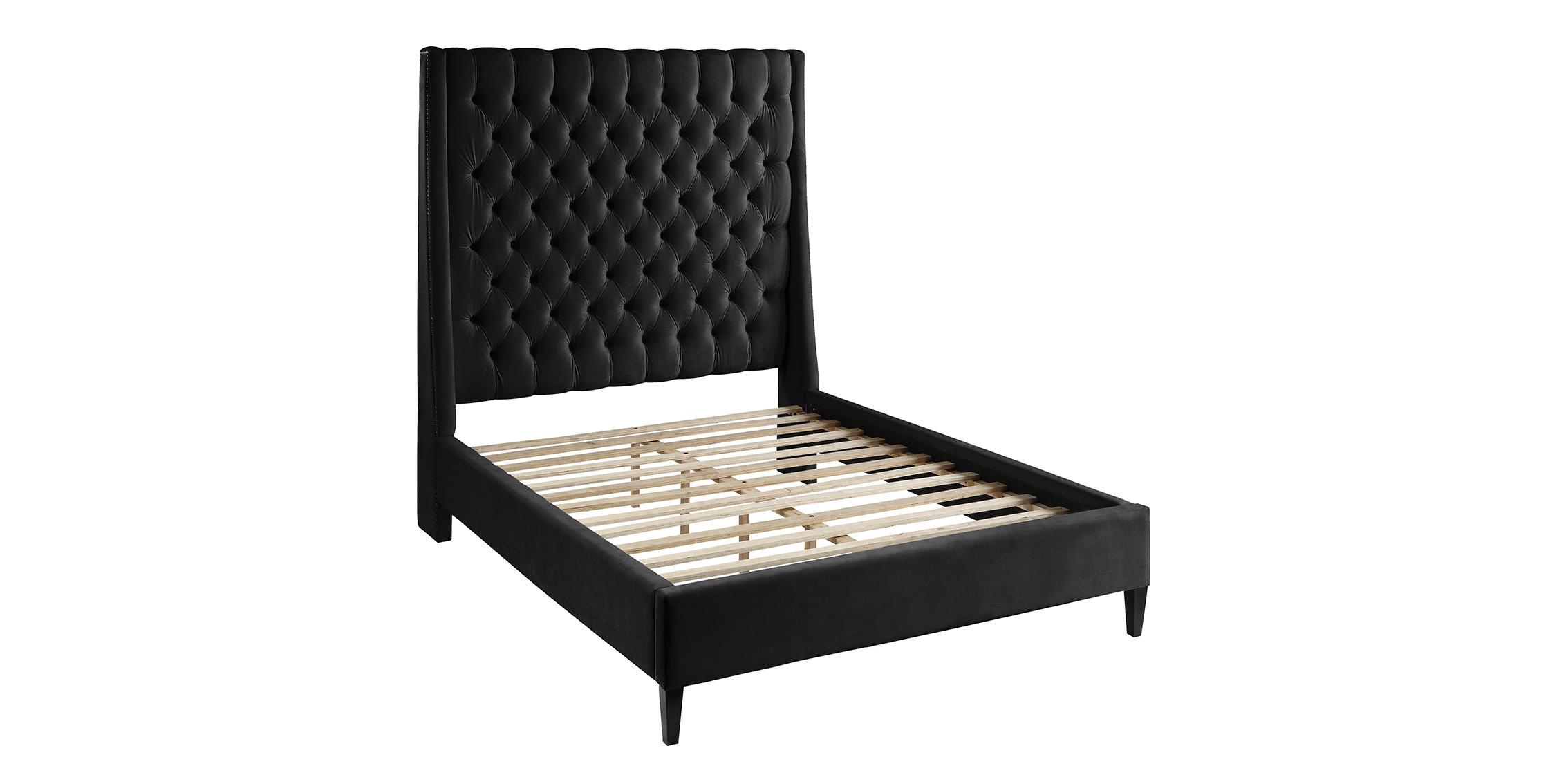 

    
FritzBlack-K Meridian Furniture Platform Bed
