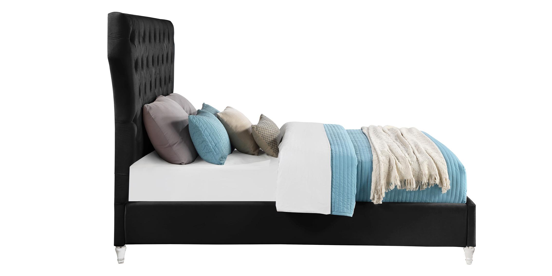 

        
Meridian Furniture KiraBlack-Q Platform Bed Black Velvet 094308252124

