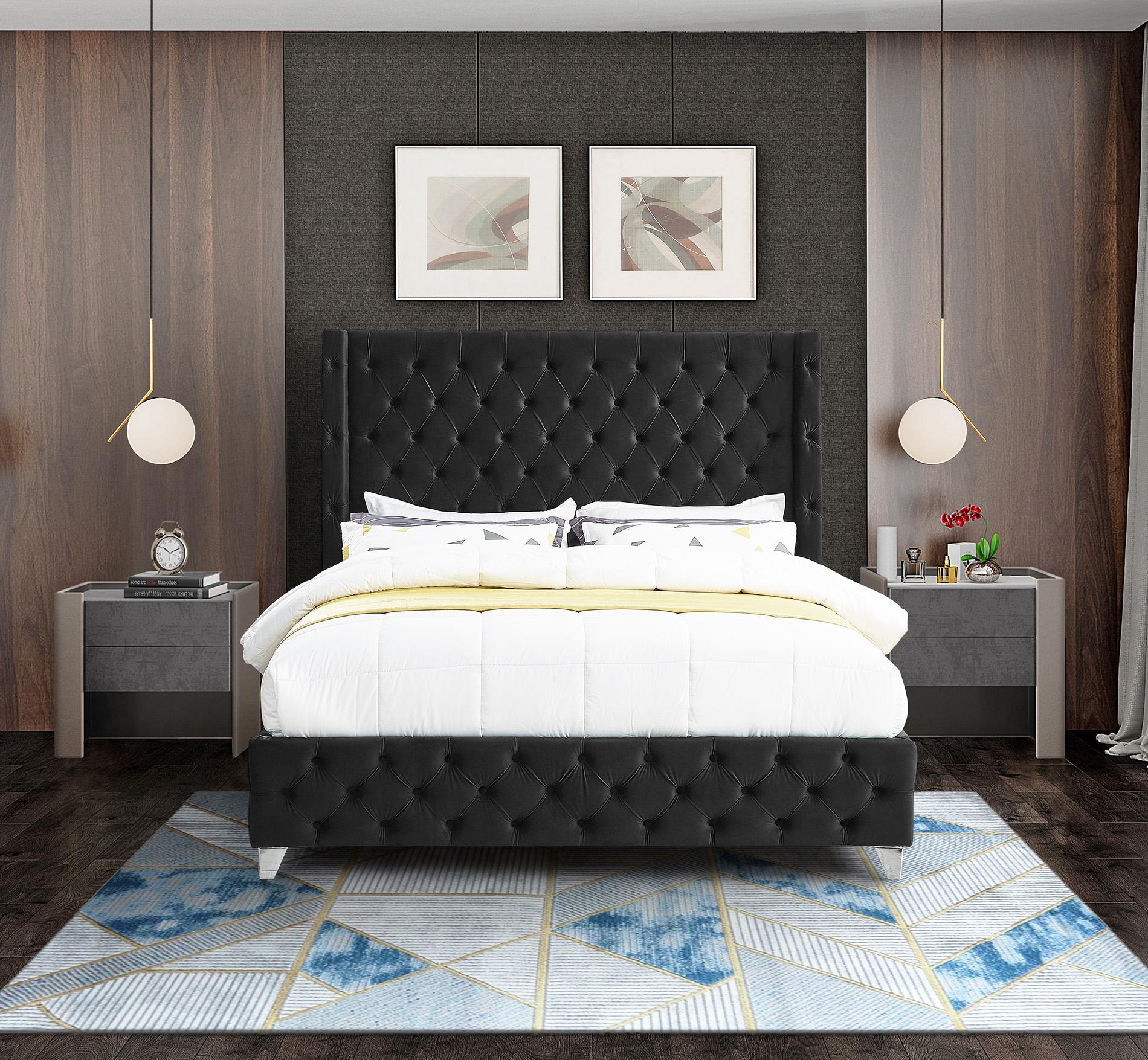 

    
Meridian Furniture SAVAN SavanBlack-K Platform Bed Chrome/Gold/Black SavanBlack-K
