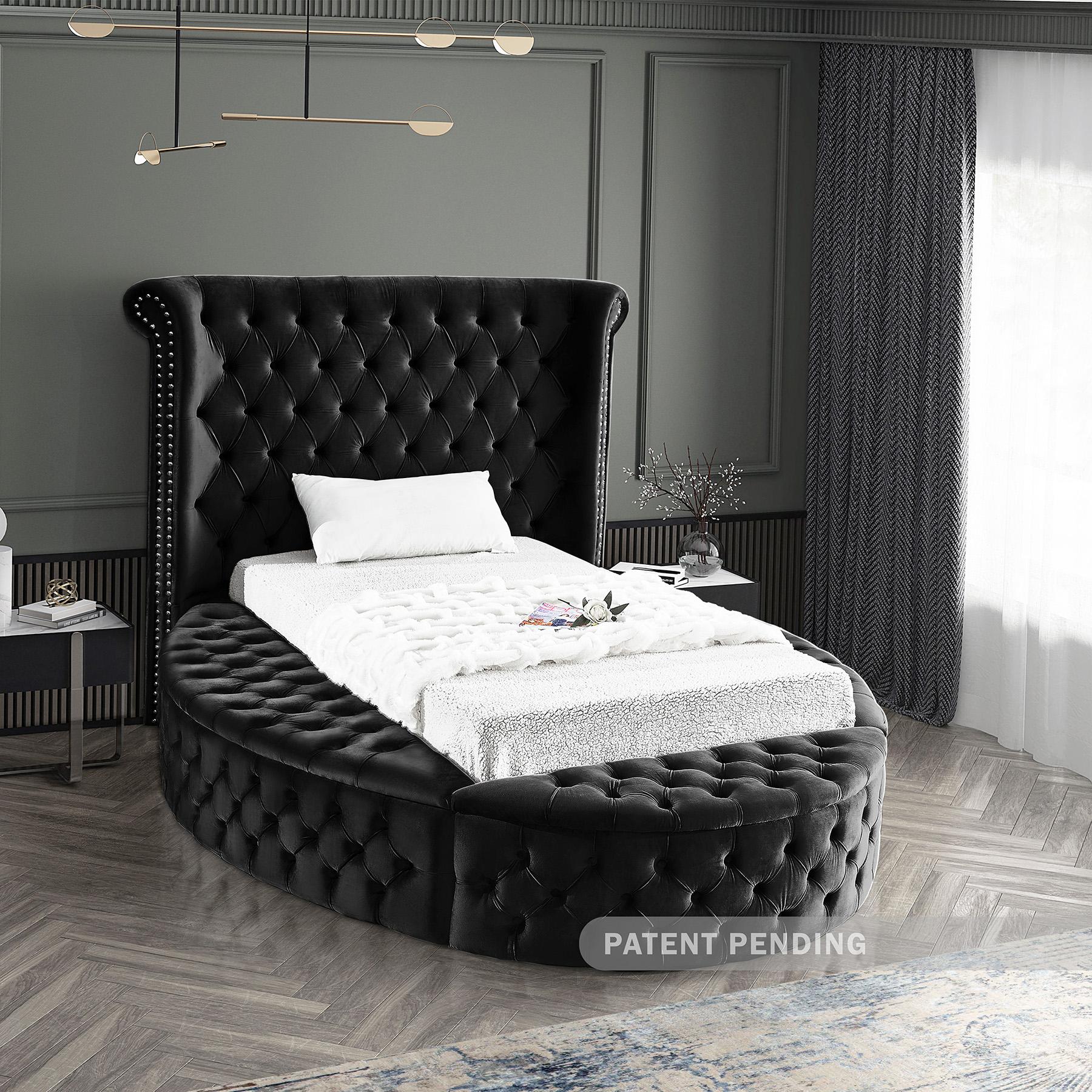 

    
LuxusBlack-T Meridian Furniture Storage Bed
