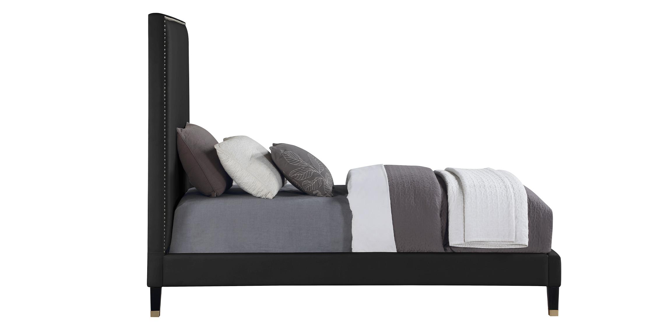 

        
Meridian Furniture HARLIE HarlieBlack-T Platform Bed Black Velvet 094308251257
