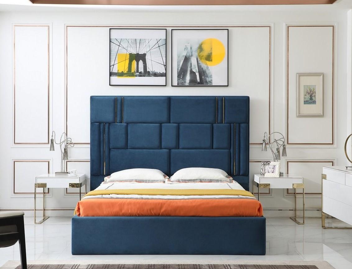 

    
Blue Fabric Tufted Headboard King Panel Bedroom Set 3Pcs by VIG Modrest Adonis
