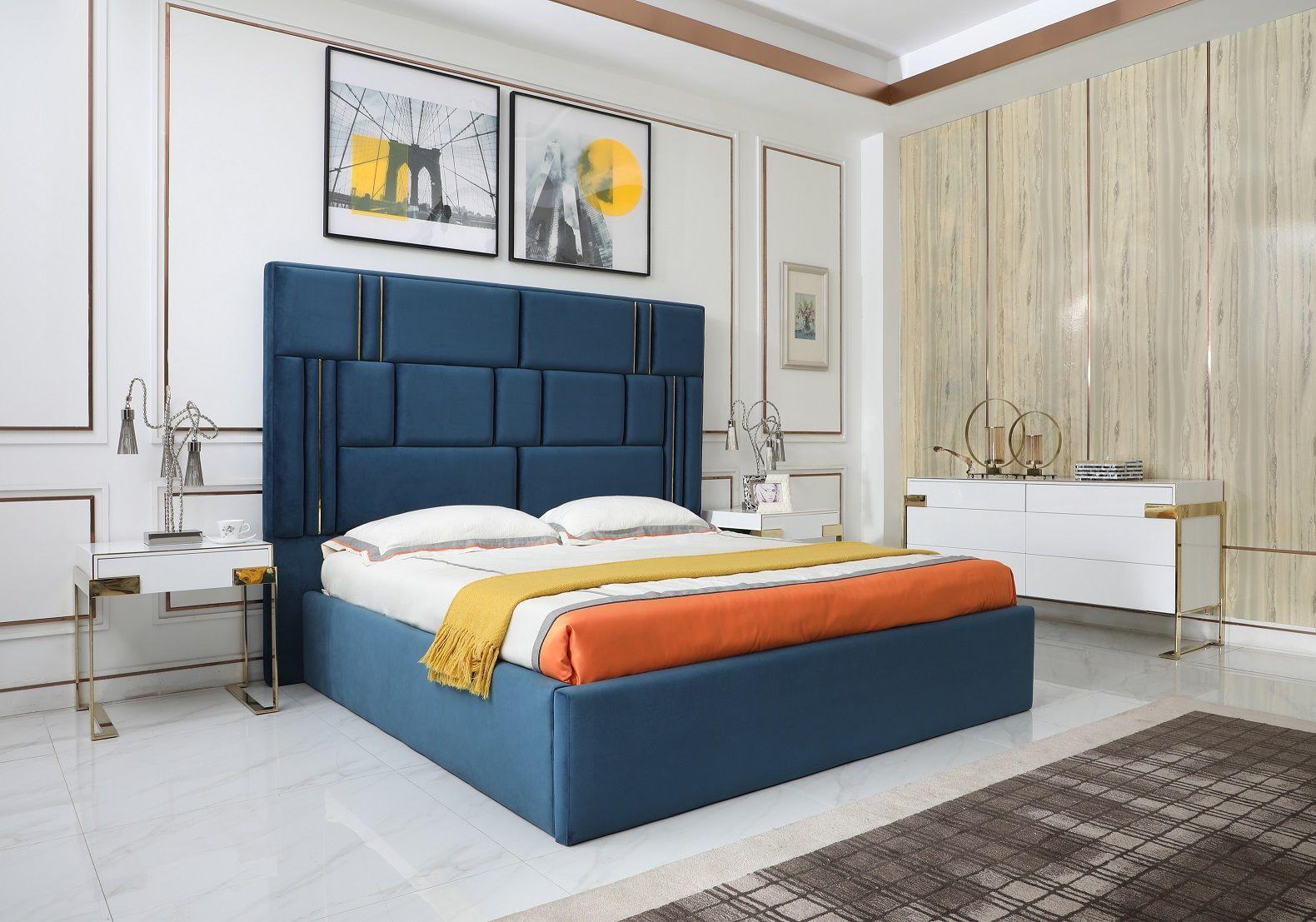 

    
Blue Fabric Tufted Headboard King Panel Bedroom Set 4Pcs by VIG Modrest Adonis
