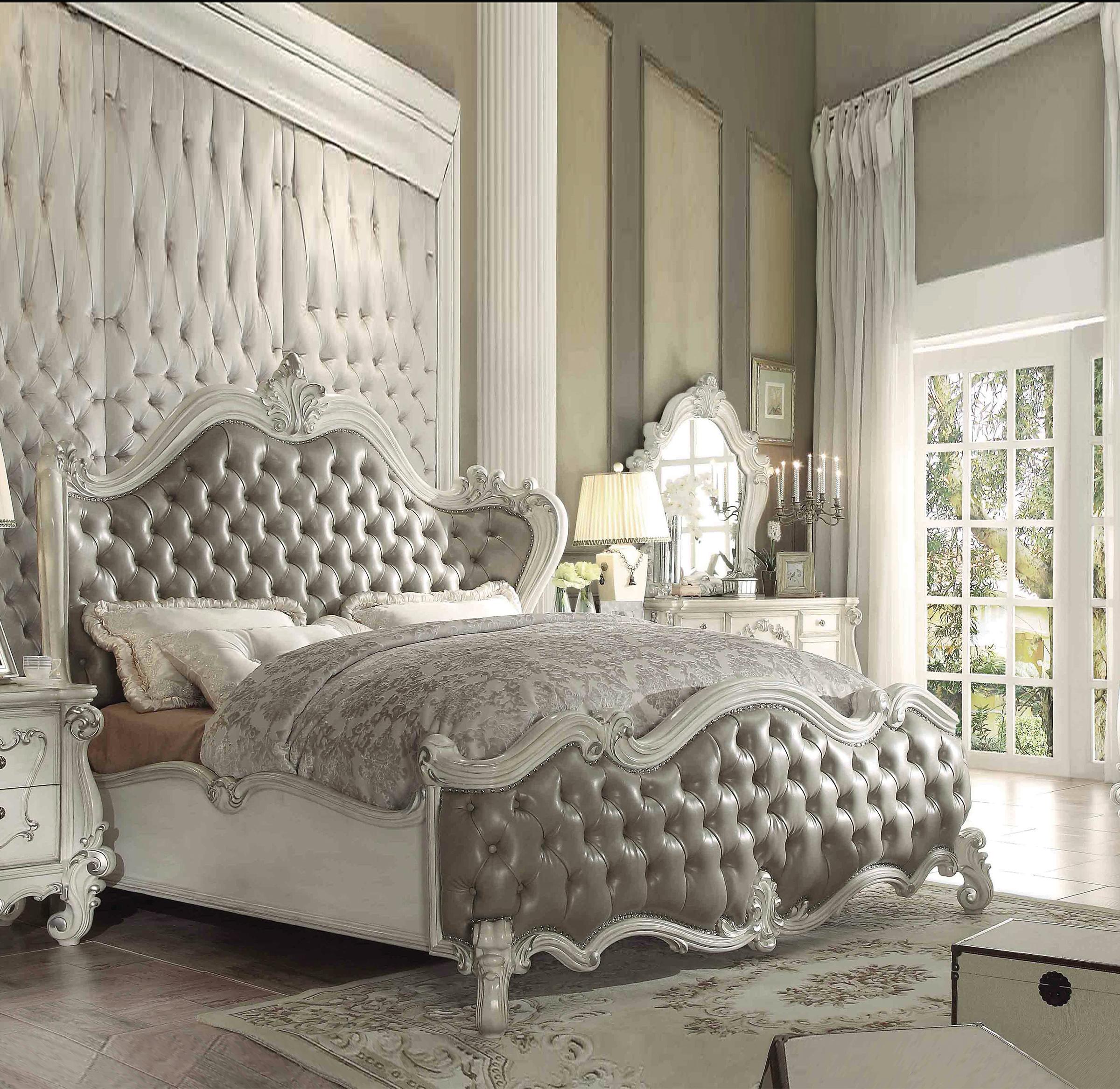 

    
Bone White Gray Tufted Queen Bedroom Set 3P w/Dresser Versailles 21150Q Acme
