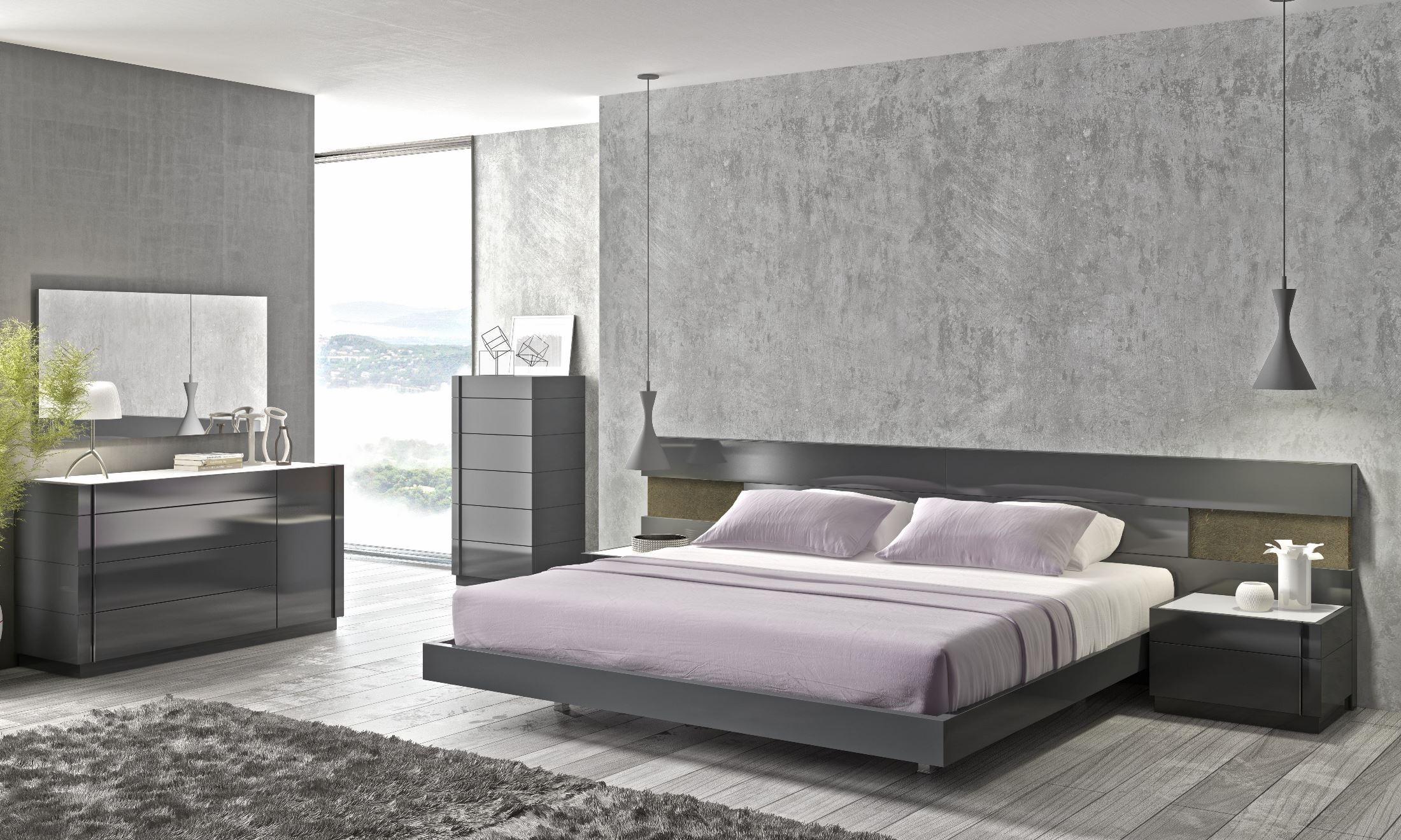 

    
Glossy Grey Lacquer Boyertown Platform KING Bedroom Set 4Pcs Ultra Contemporary
