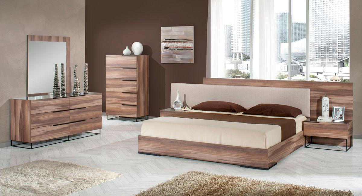 

                    
Buy Brown & Beige Fabric Queen Size Panel Bedroom Set 6Pcs by VIG Nova Domus Matteo

