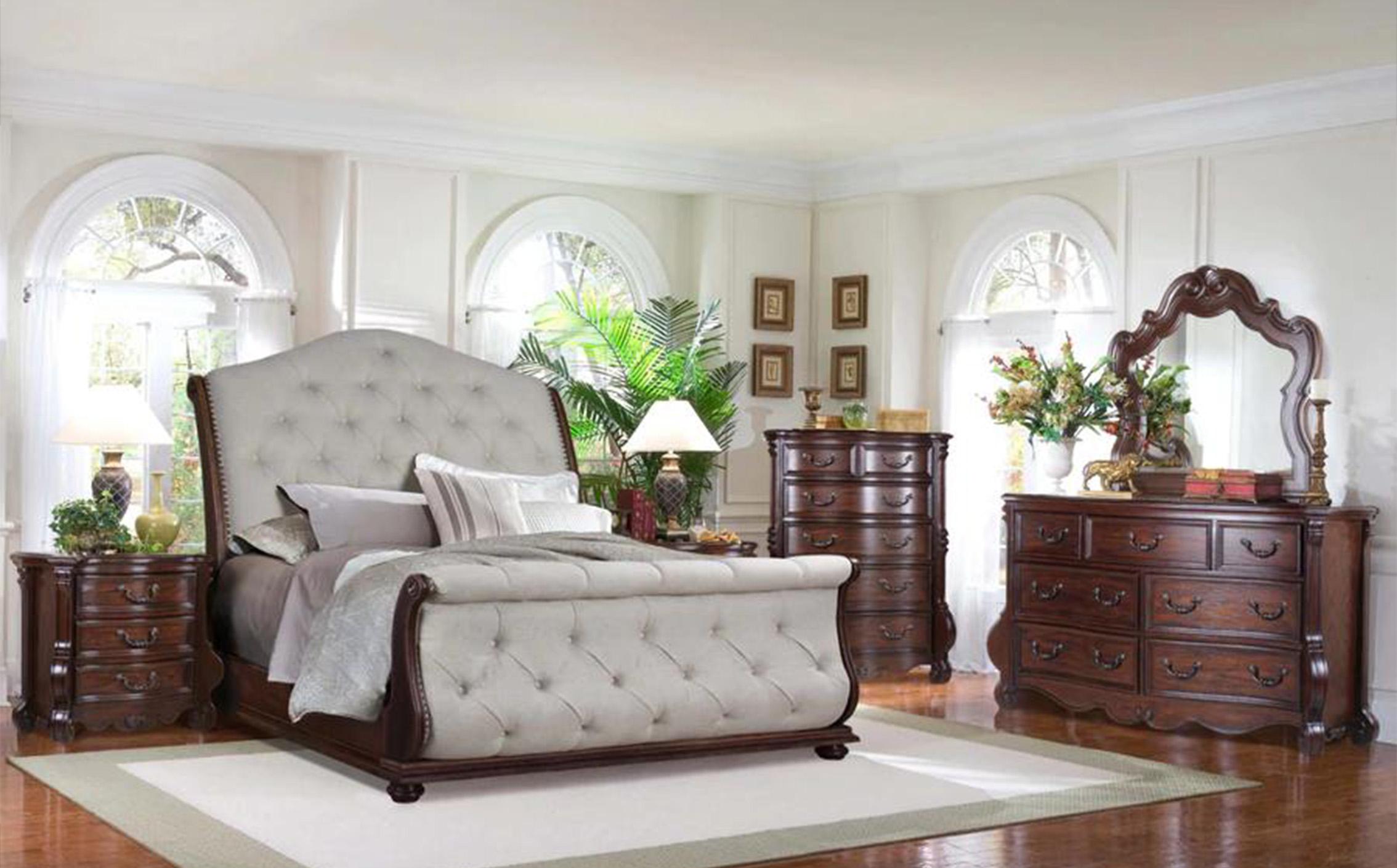 Traditional Sleigh Bedroom Set B528 B528-CK-2N-3PC in Linen, Brown Fabric