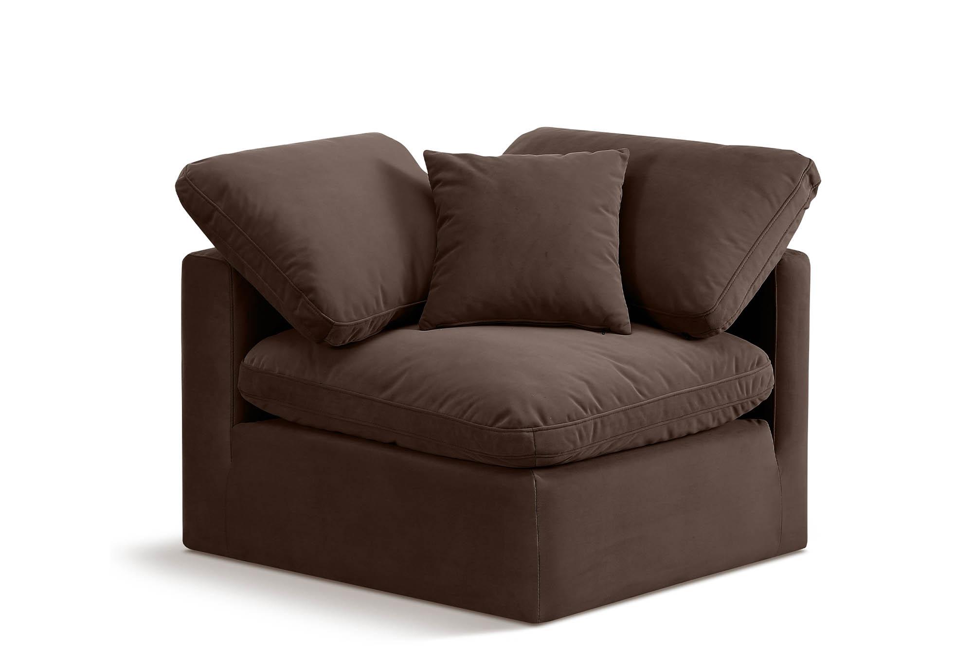 

    
Brown Velvet Corner Chair INDULGE 147Brown-Corner Meridian Contemporary Modern
