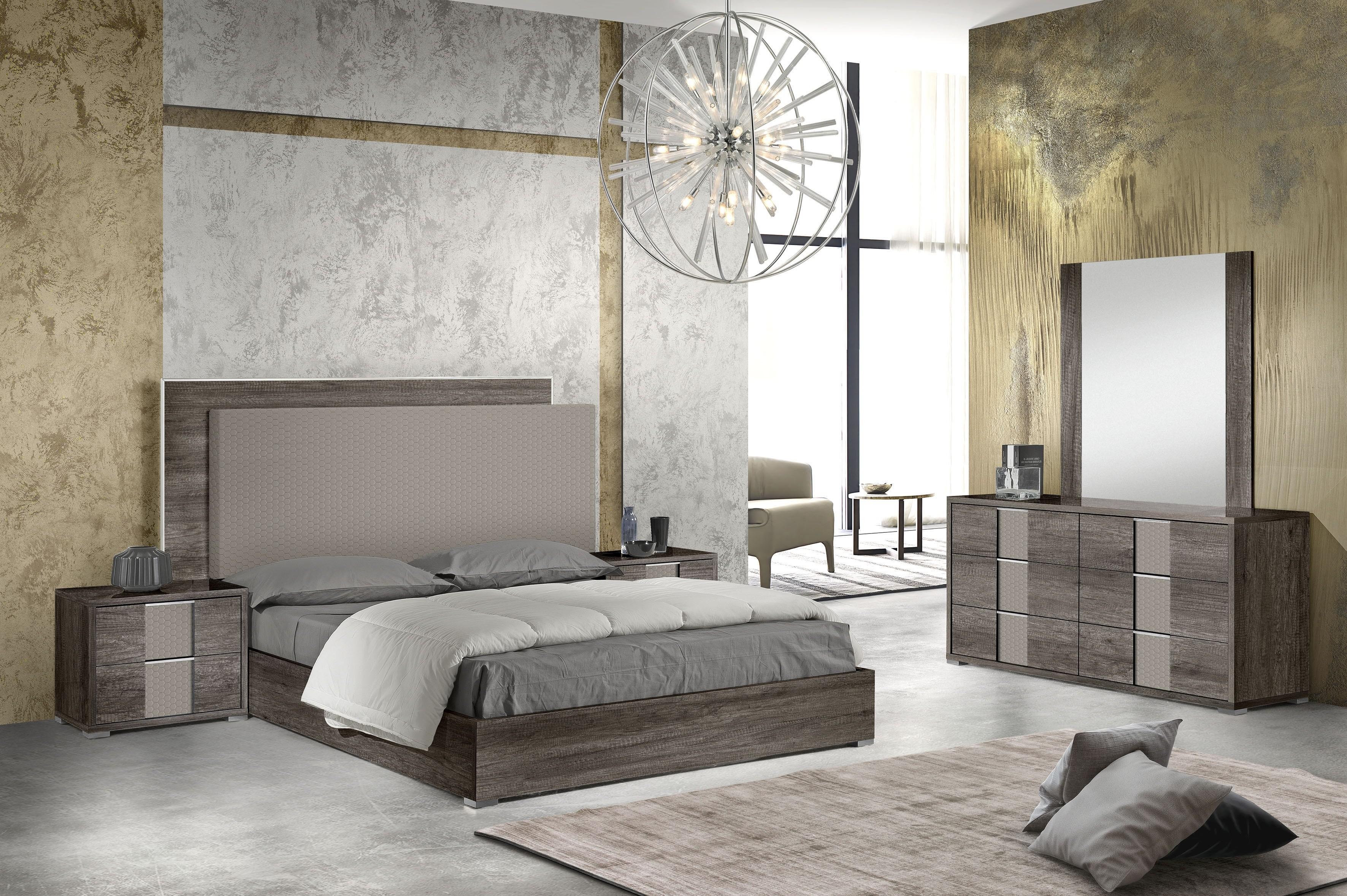 

    
Canyon Oak Lacquer & Beige Velvet.King Size Bedroom Set 6Pcs  MADE IN ITALY J&M Portofino
