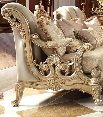 

    
Champagne Chenille Loveseat  Carved Wood Traditional Homey Design HD-2663
