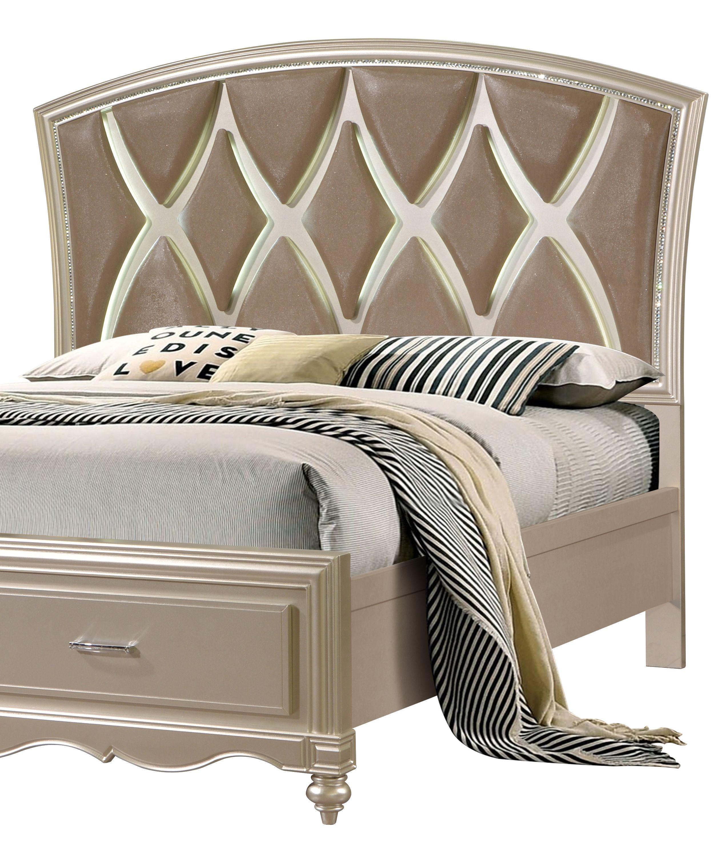 

    
Champagne Finish Wood King Bed Transitional Cosmos Furniture Faisal
