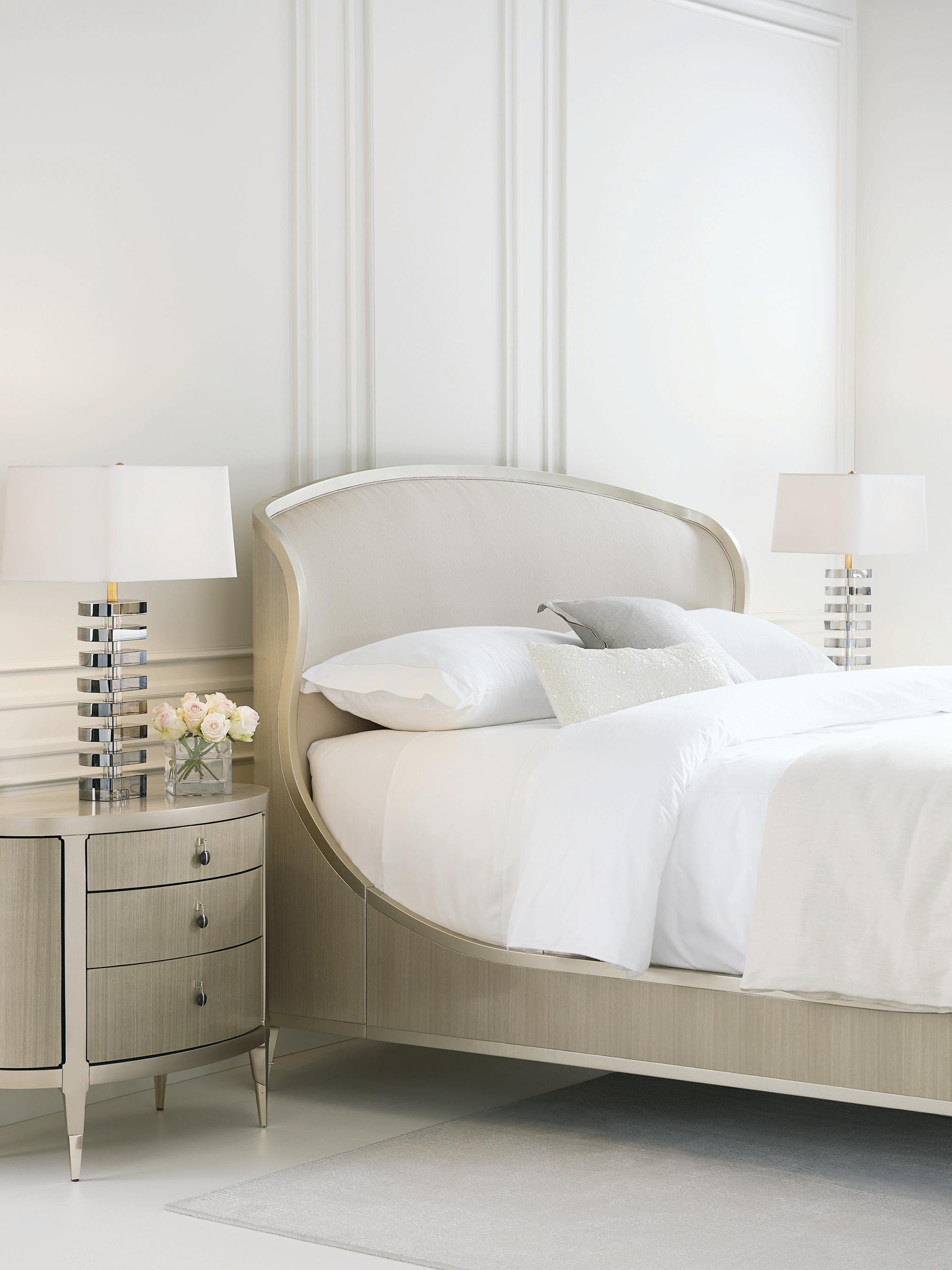 

        
Caracole GOOD NIGHTS SLEEP / A DREAM COME TRUE Platform Bedroom Set Champagne Fabric 662896011197
