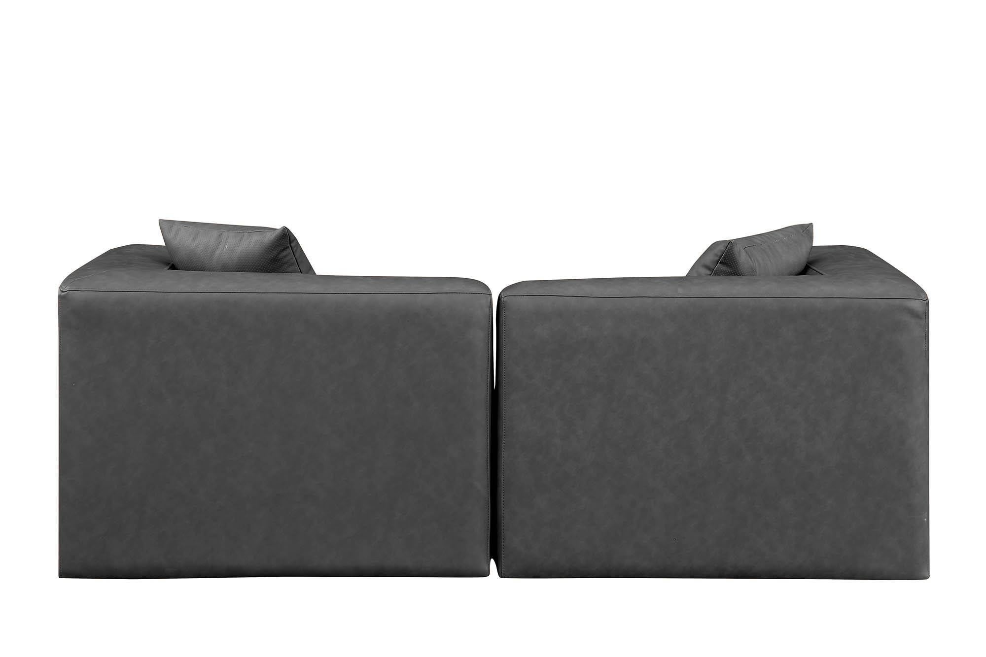 

    
668Grey-S72B Meridian Furniture Modular Sofa

