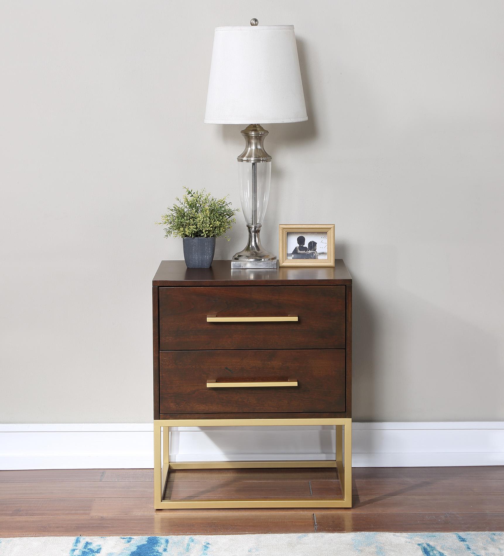 

    
Cherry & Brushed Gold Nightstand Set 2 MAXINE 848Brown-NS Meridian Modern

