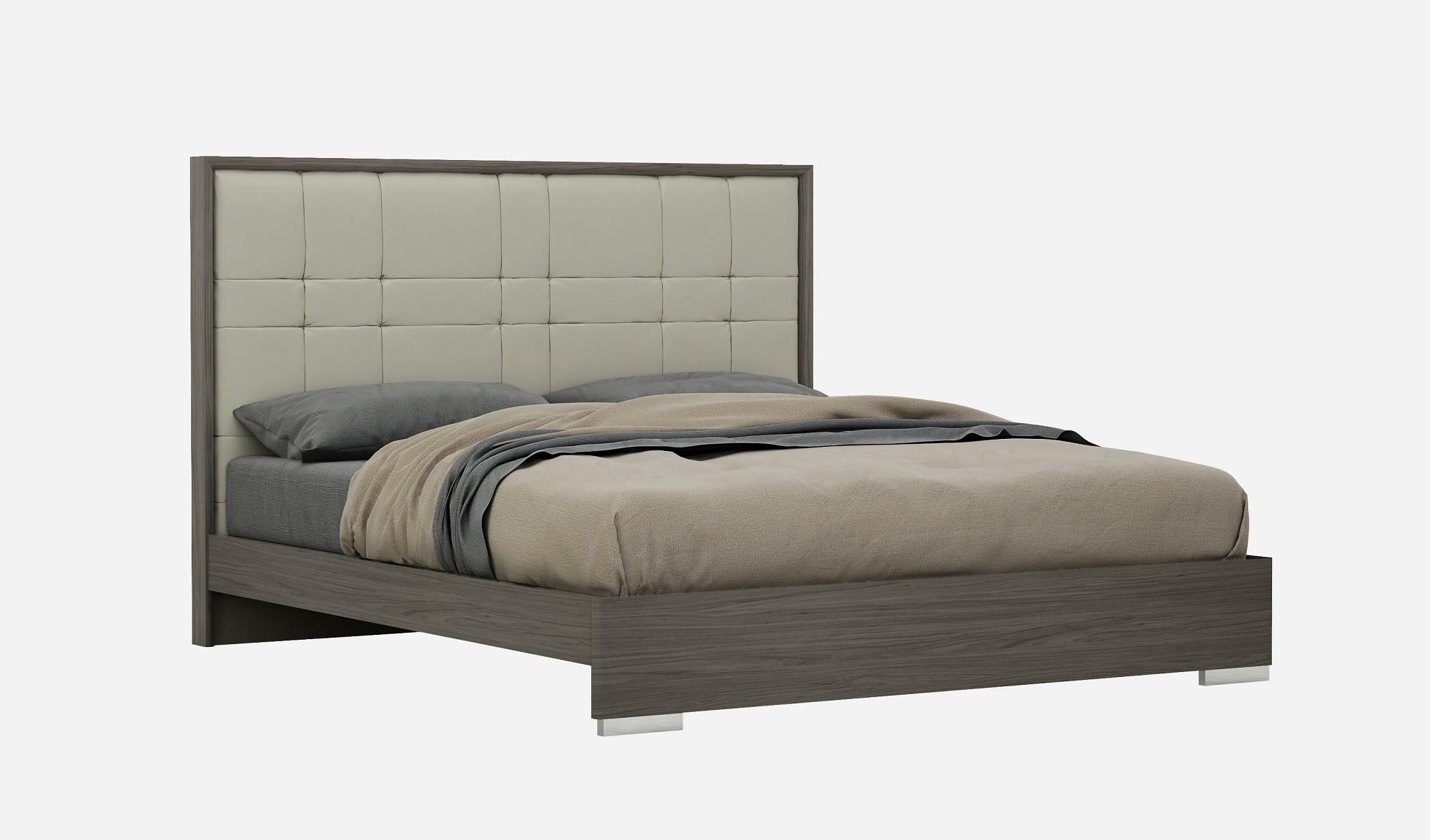 

    
Chestnut Finish Chrome Accents Queen Size Bedroom Set 5Pcs Modern J&M Copenhagen
