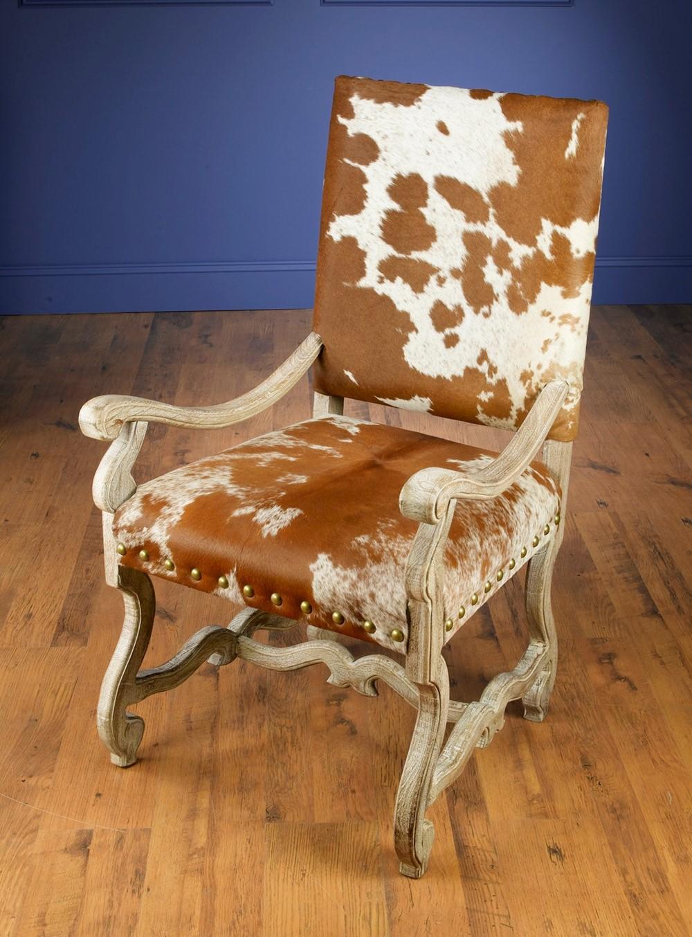 

    
Classic Natural Wood Finish Carved Wood White/Brown Genuine Leather Arm Chair by AA Importing Set 2Pcs
