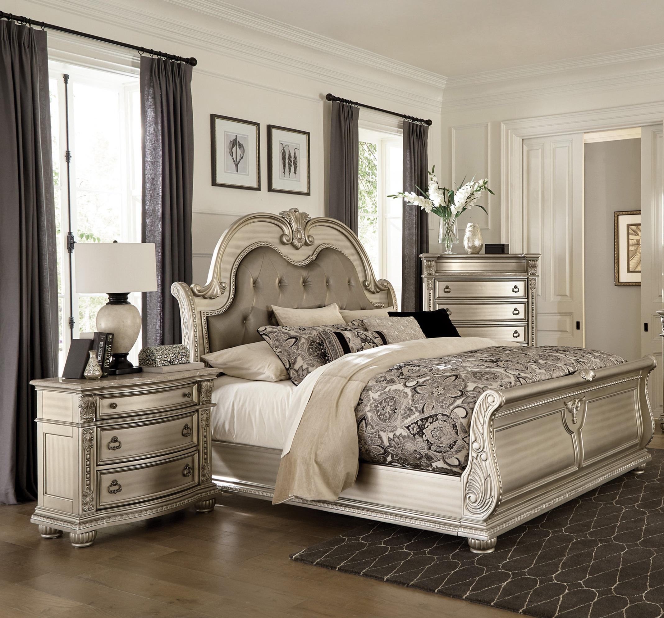Classic Bedroom Set 1757SVK-1EK-3PC Cavalier 1757SVK-1EK-3PC in Silver Faux Leather