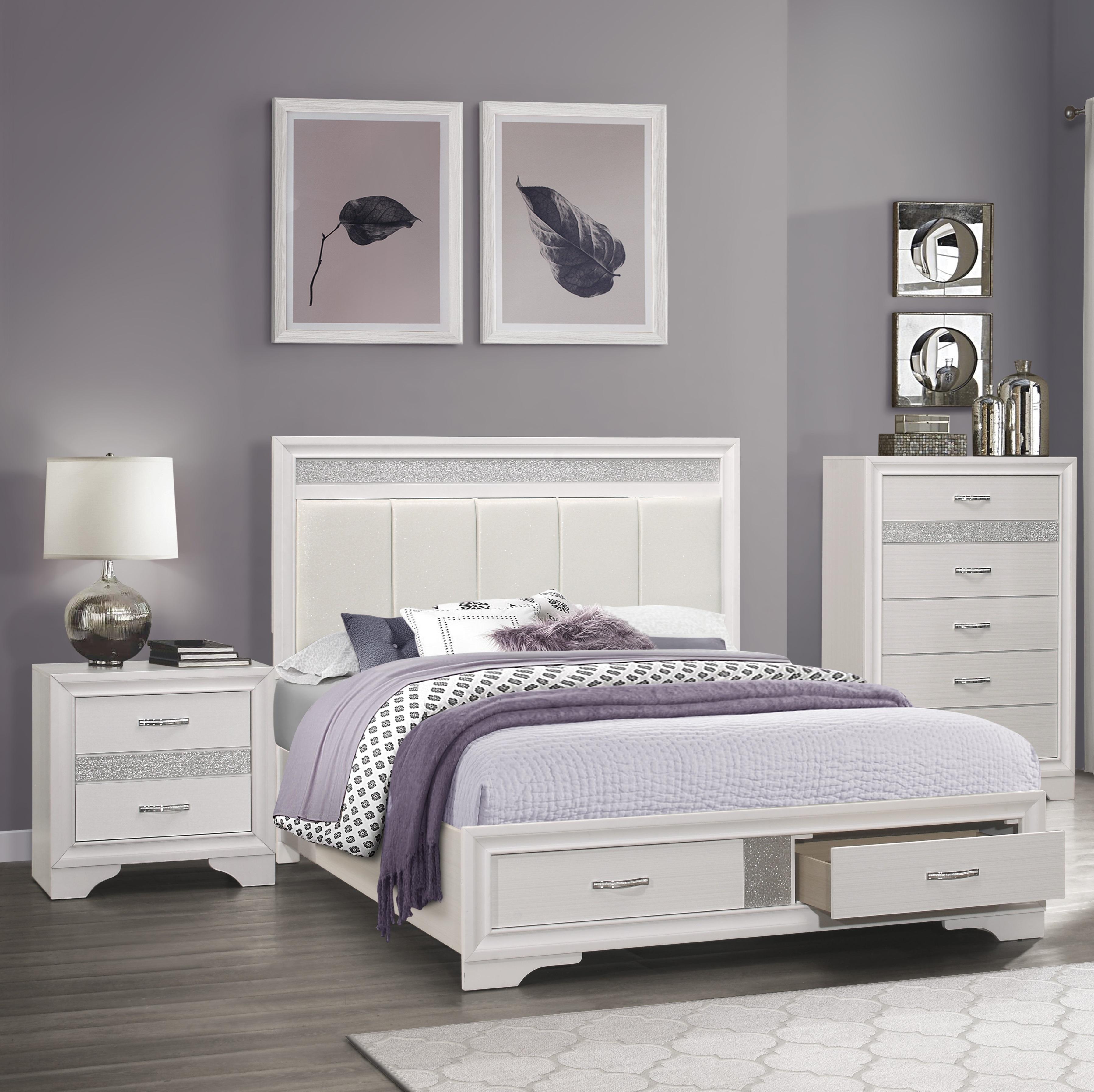 

    
Glam White & Silver Glitter Wood Queen Bedroom Set 3pcs Homelegance 1505W-1* Luster
