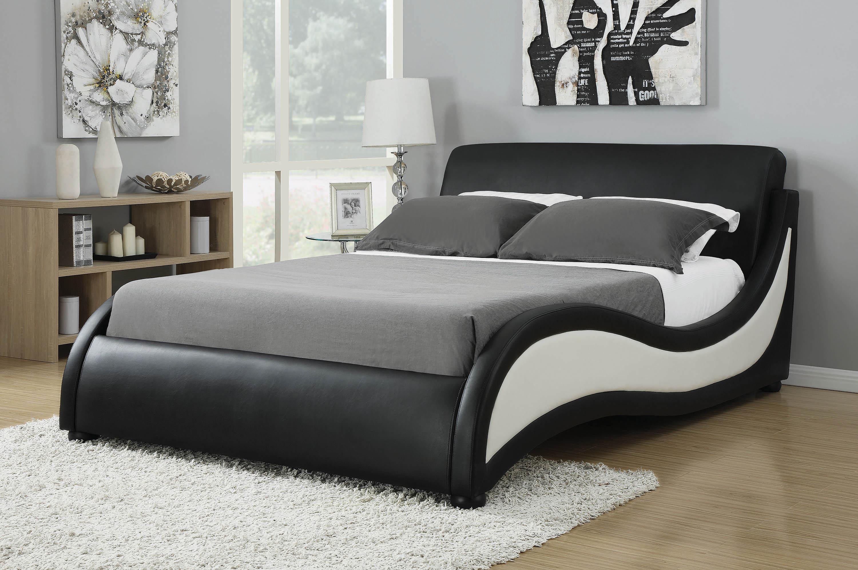 Contemporary Platform Bed Niguel 300170Q in Black Faux Leather