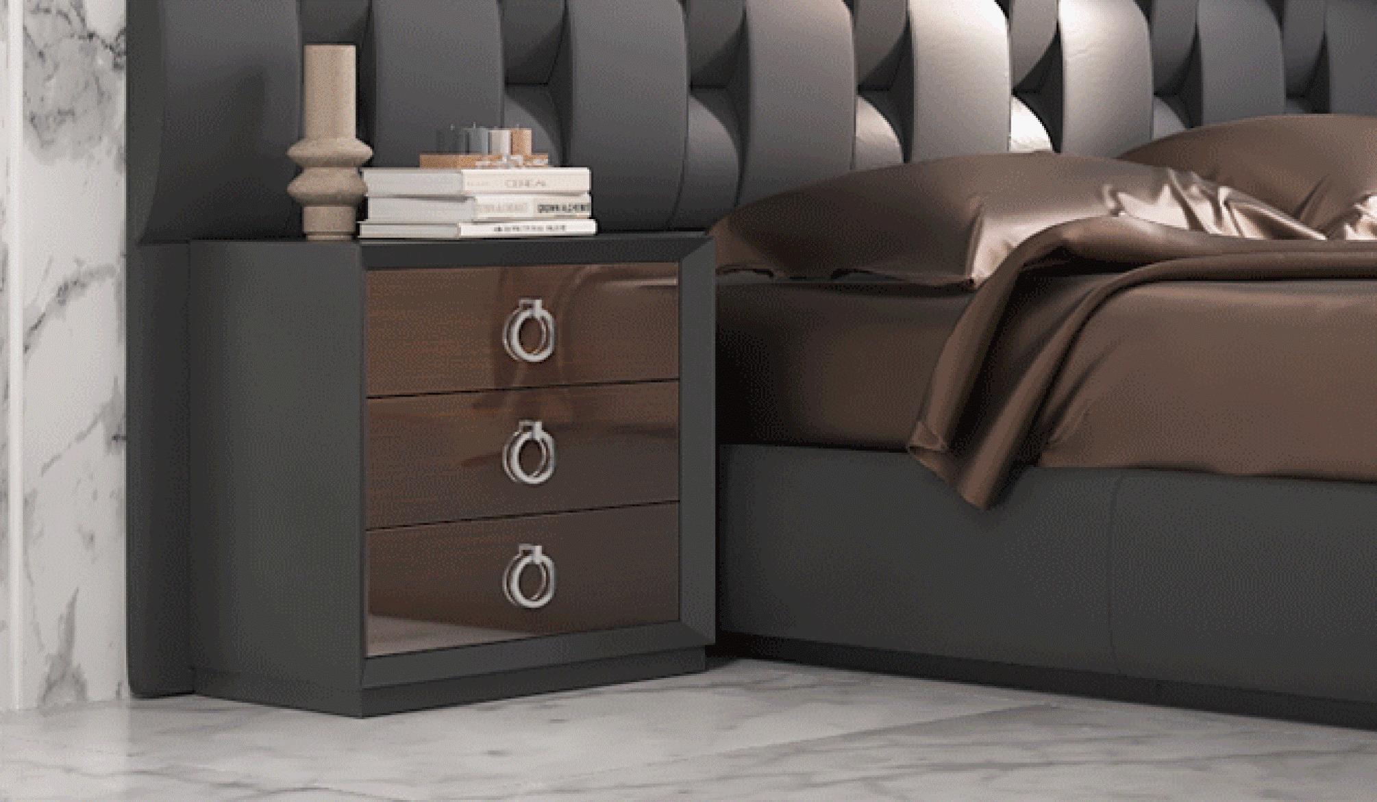 

    
Contemporary Black Wood Queen Bed Set 5PCS ESF Emporio 01305021-Q-5PCS
