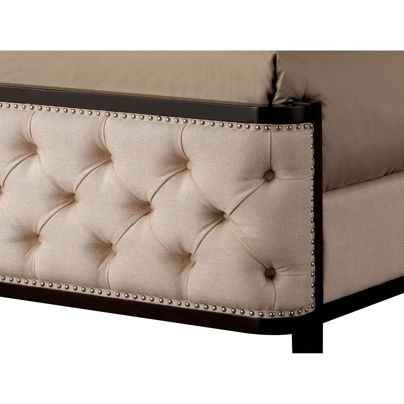 

    
Contemporary Fabric Upholstery Queen Panel bed in Beige Chanelle FoA Group
