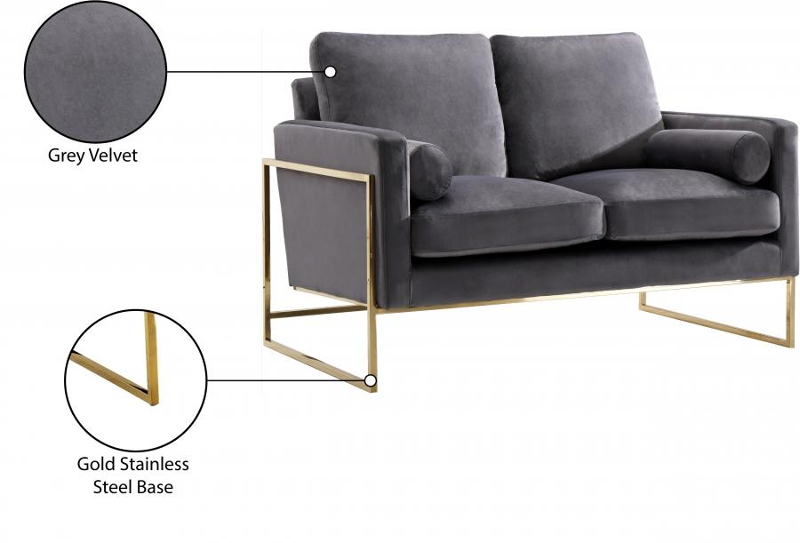 

    
Contemporary Gray Engineered Wood Living Room Set 2PCS Meridian Furniture Mila 678Grey-S-2PCS
