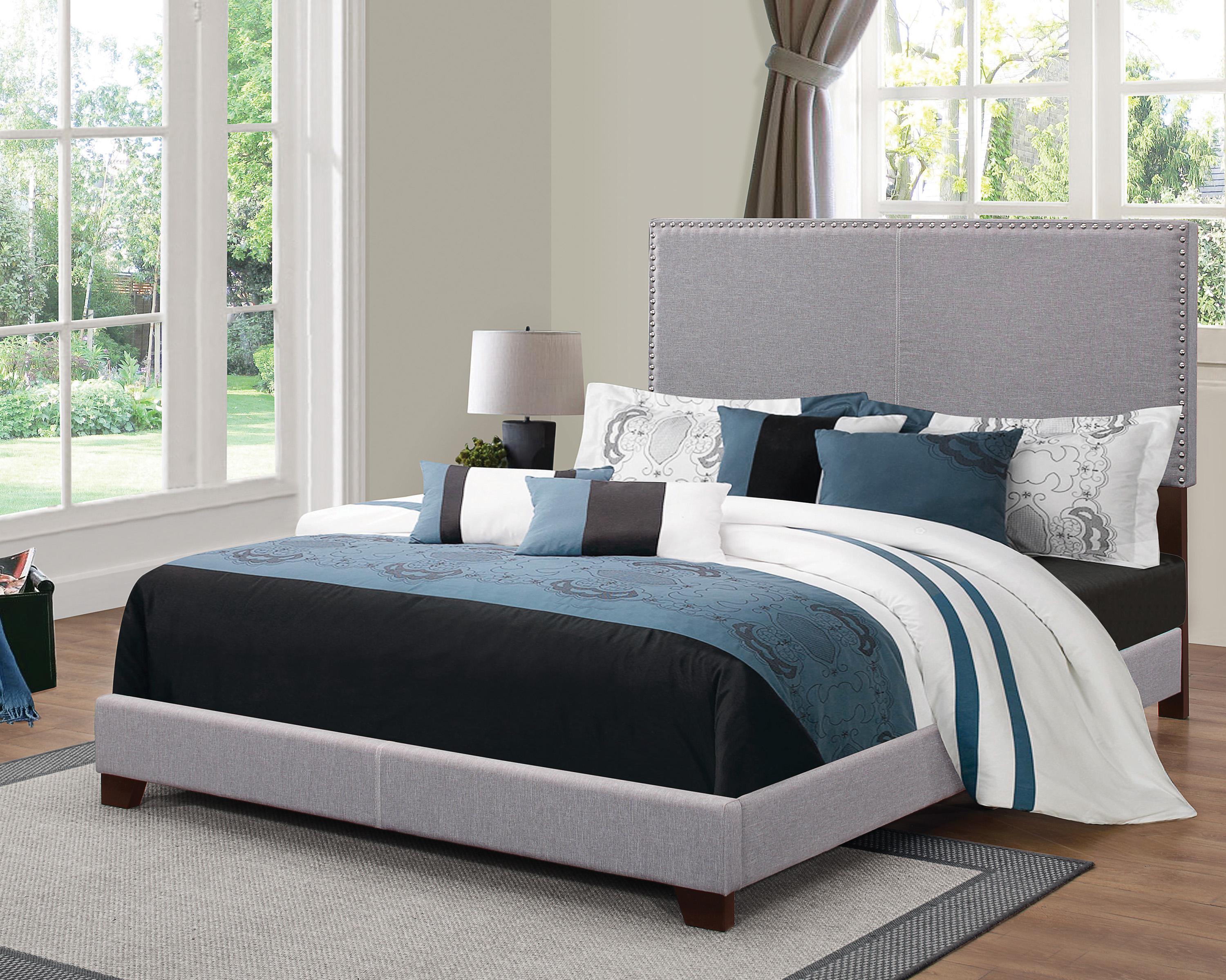 

    
Contemporary Gray Fabric Full Bed Coaster 350071F Boyd
