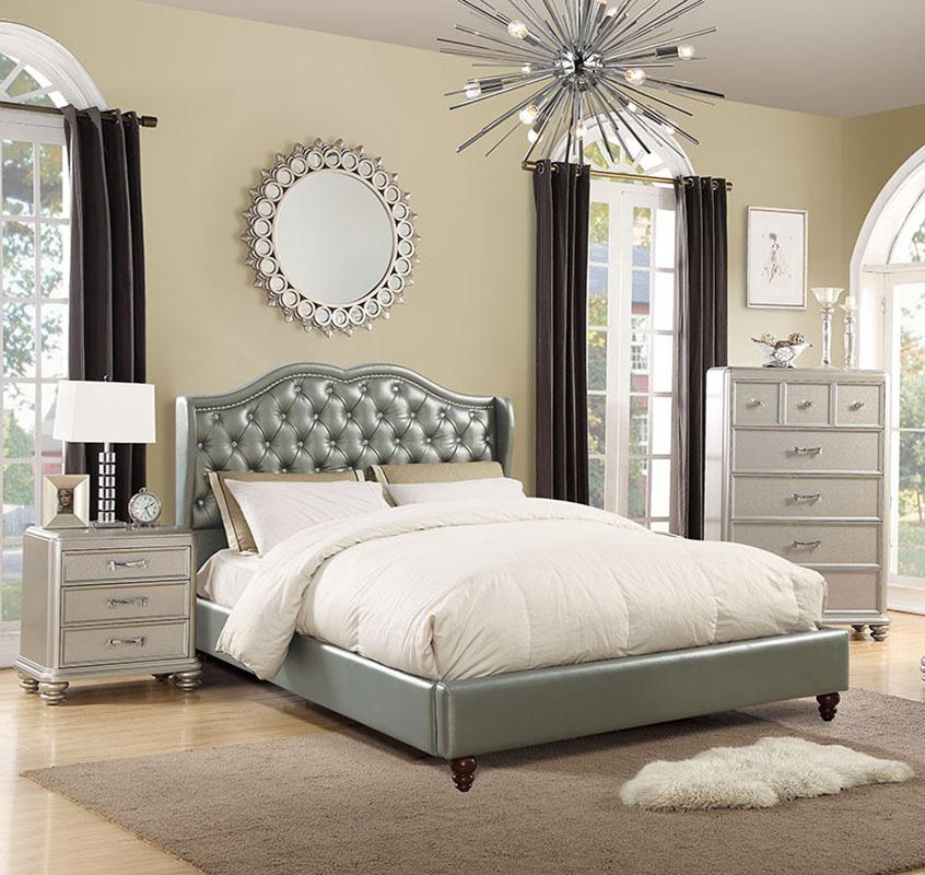 

    
Contemporary Gray Faux Leather Queen Bed F9367 Poundex
