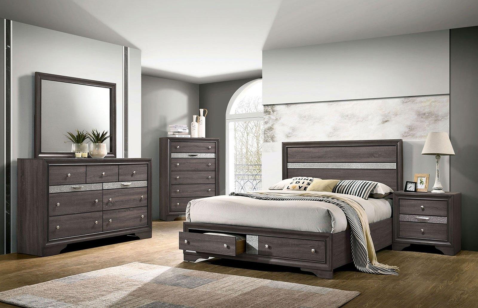 

    
 Shop  Contemporary Gray Solid Wood King Bedroom Set 3pcs Furniture of America CM7552GY Chrissy
