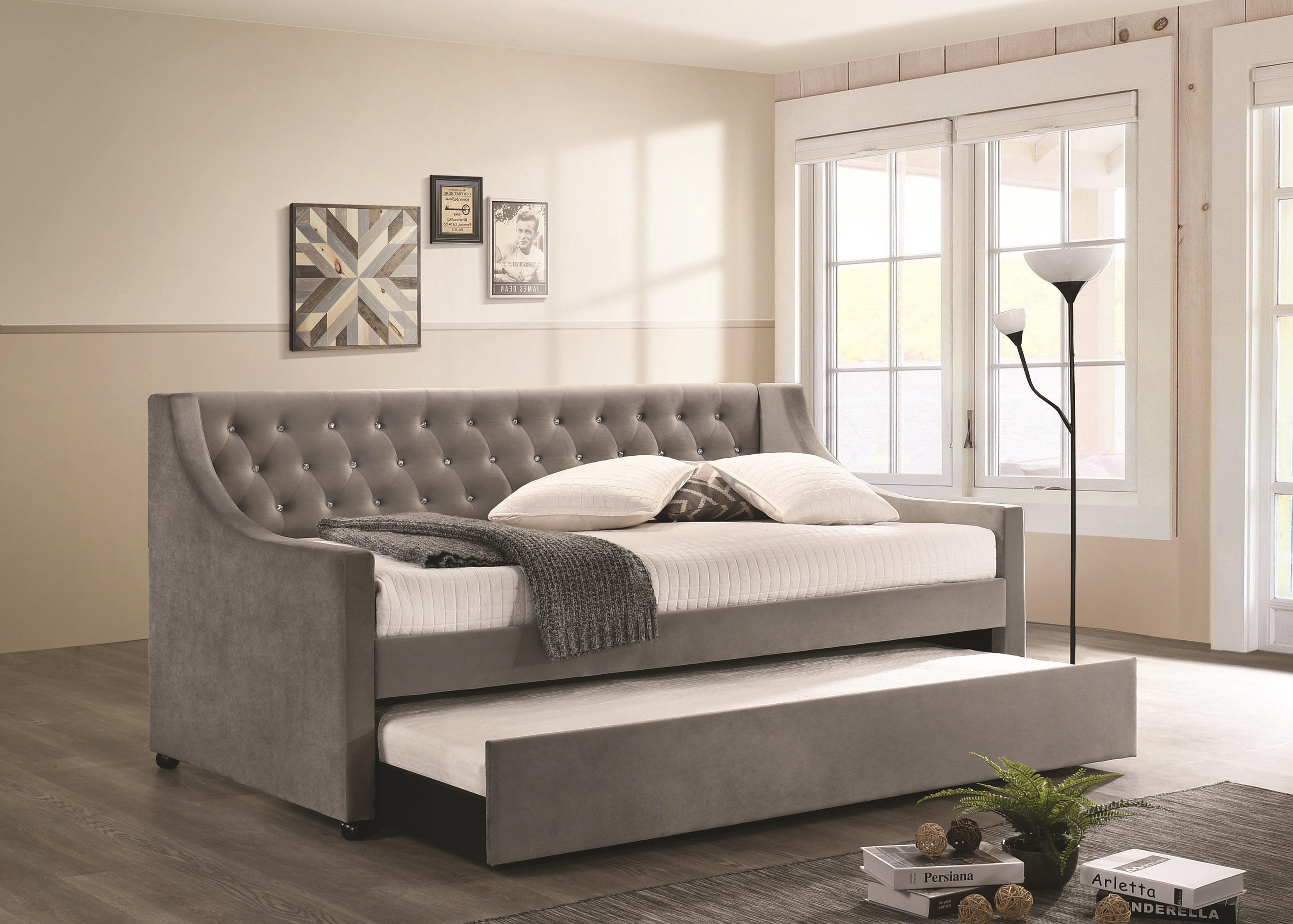 

    
Contemporary Gray Velvet Twin Daybed w/Trundle Coaster 305883 Chatsboro
