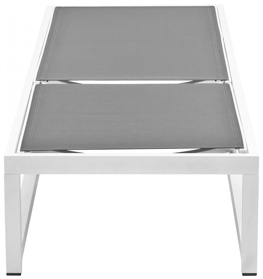 

        
21656549879879Contemporary Gray/White Aluminium Chaise Lounge Meridian Furniture Maldives 347Grey-CL

