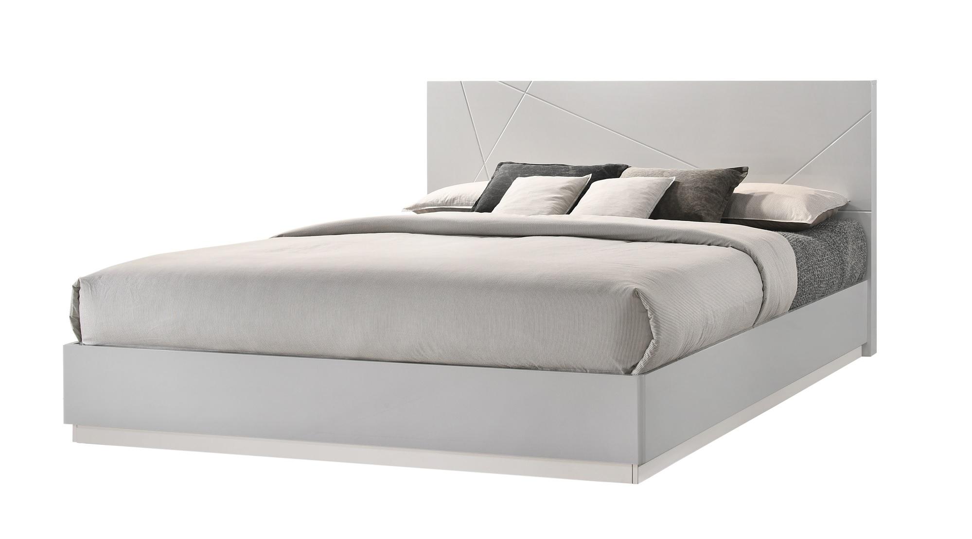 

    
Contemporary Grey Lacquer Finish Platform Queen Size Bedroom Set 3Pcs J&M Naples
