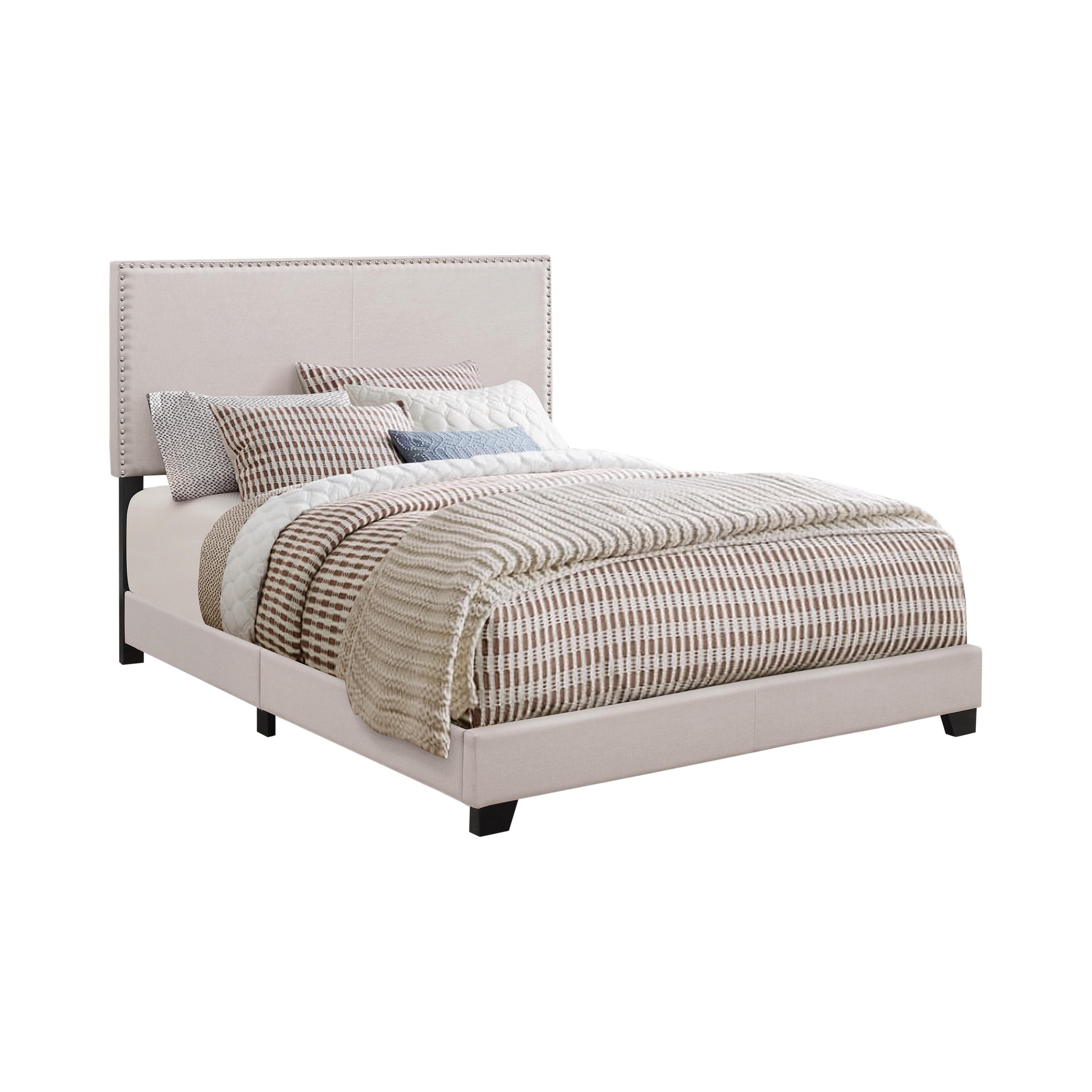 

    
Contemporary Ivory Fabric King Bed Coaster 350051KE Boyd

